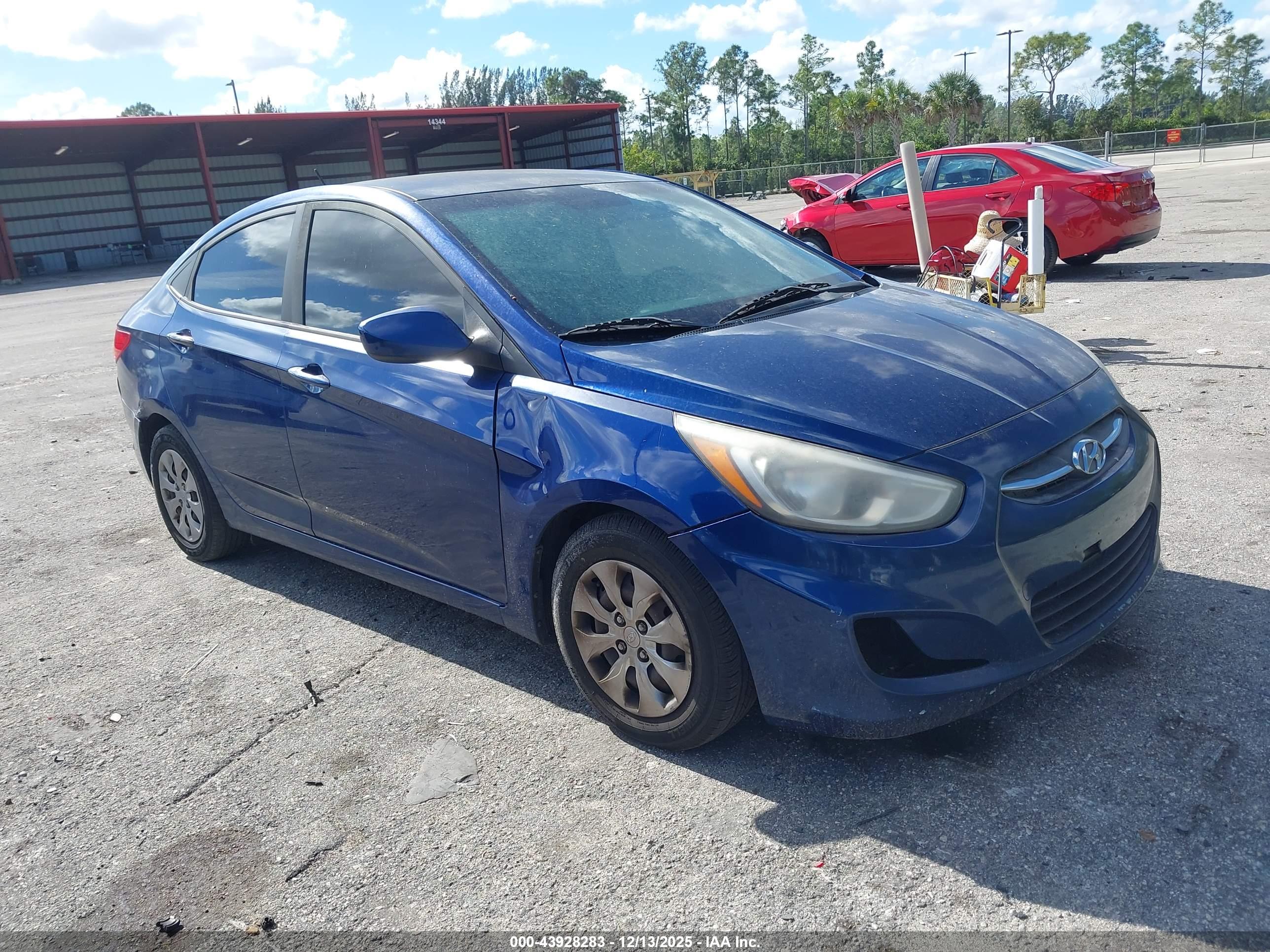 HYUNDAI ACCENT image 6