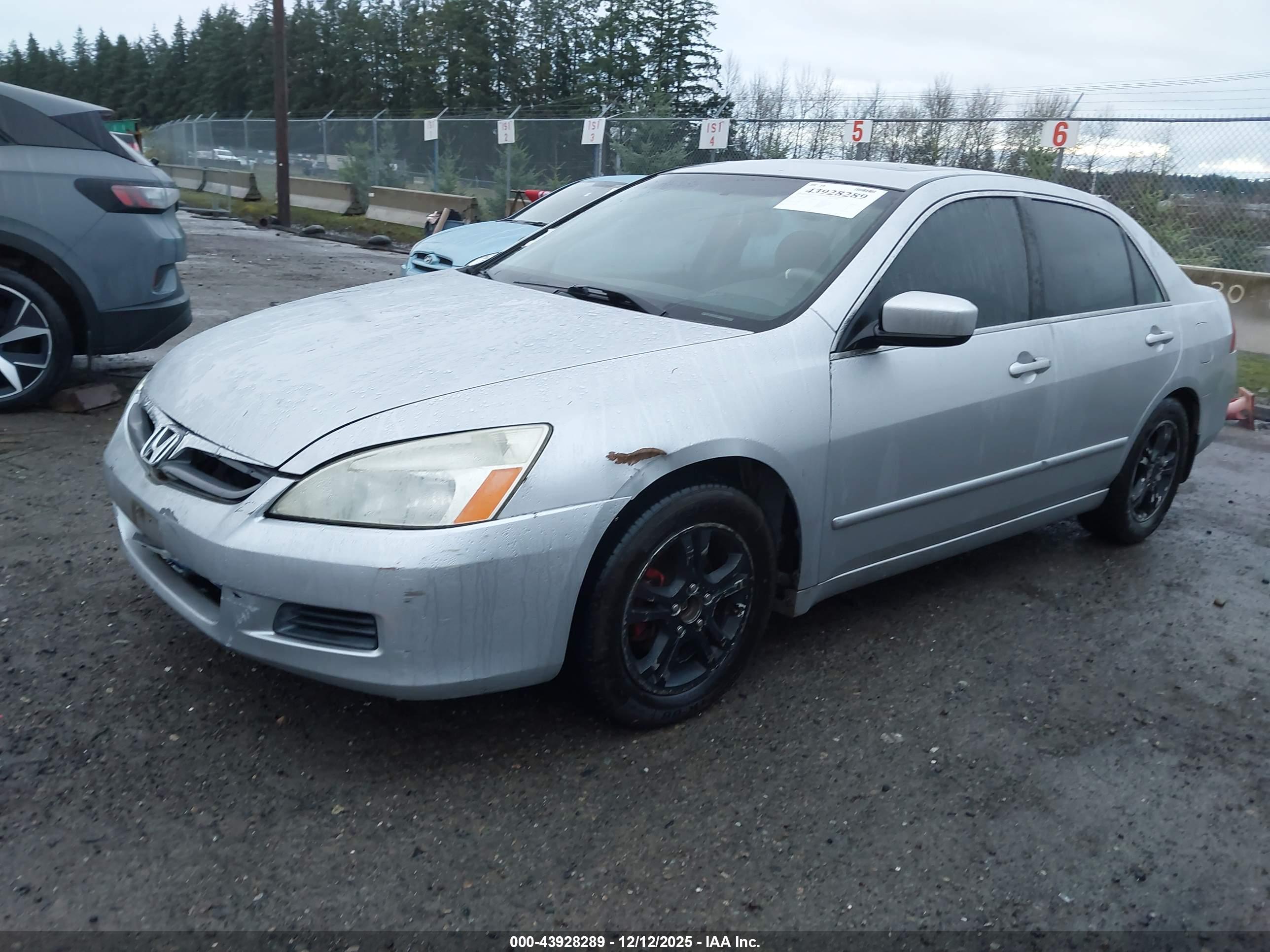 HONDA ACCORD image 2