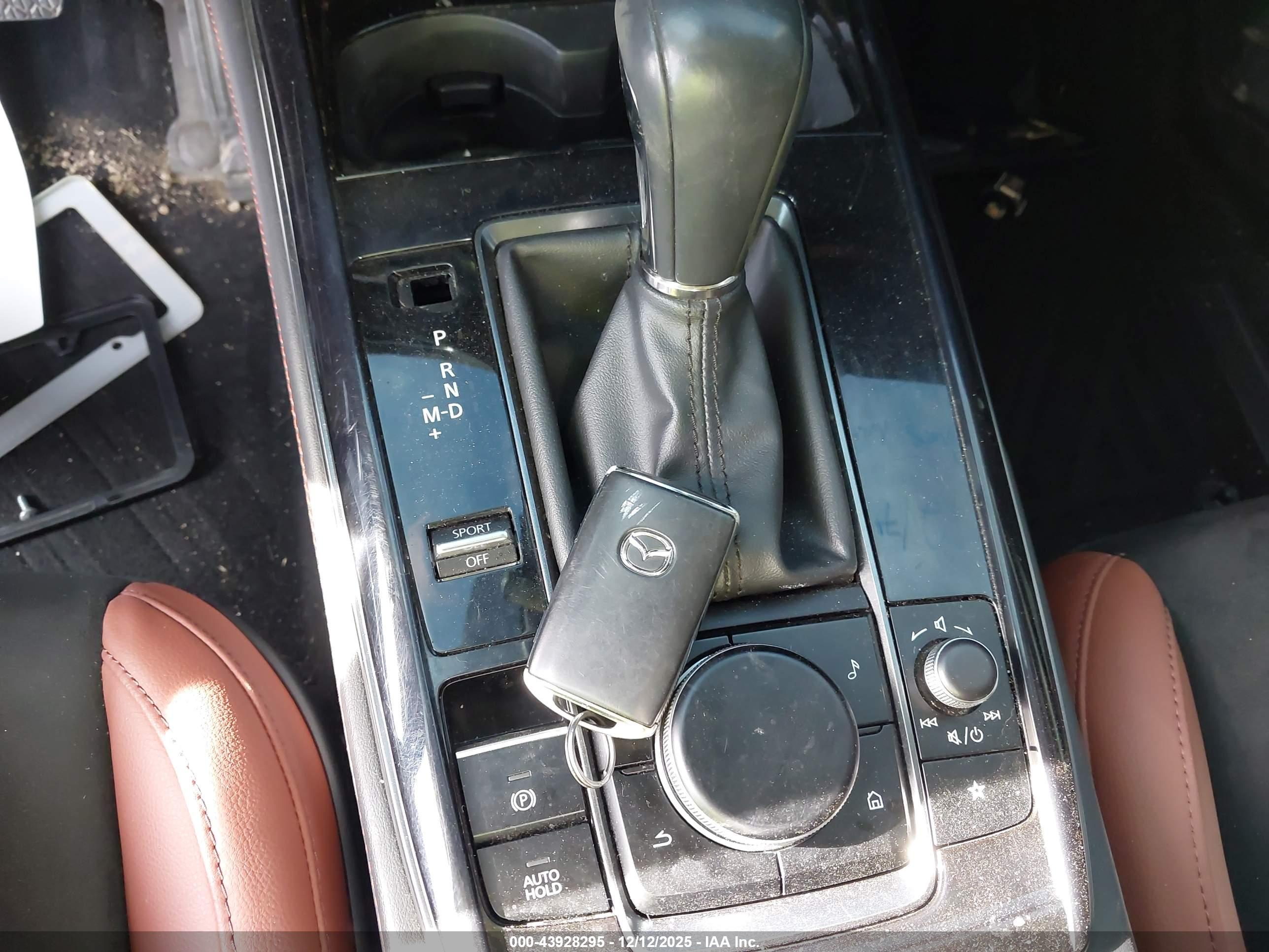 MAZDA CX-30 image 11