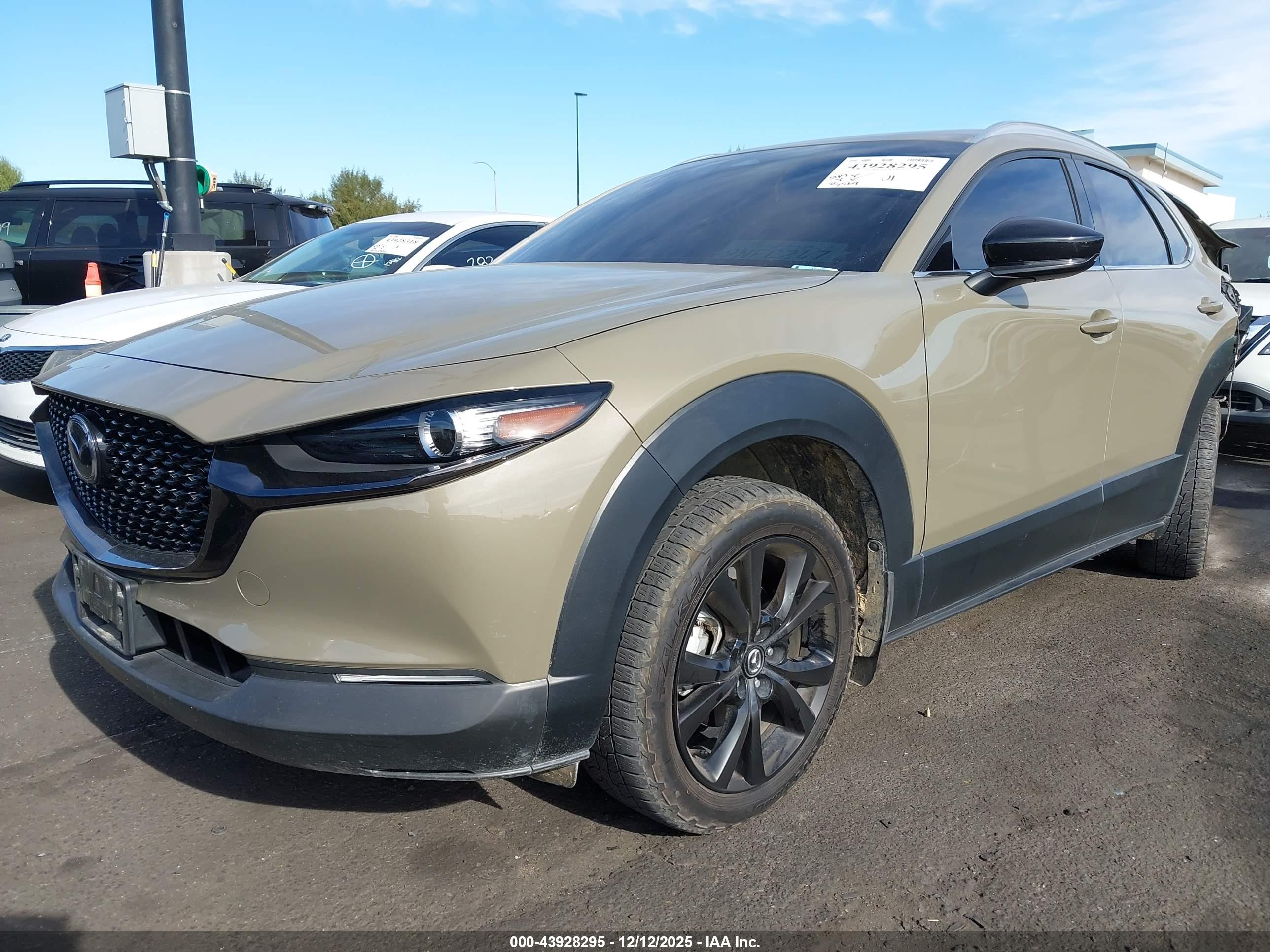 MAZDA CX-30 image 2