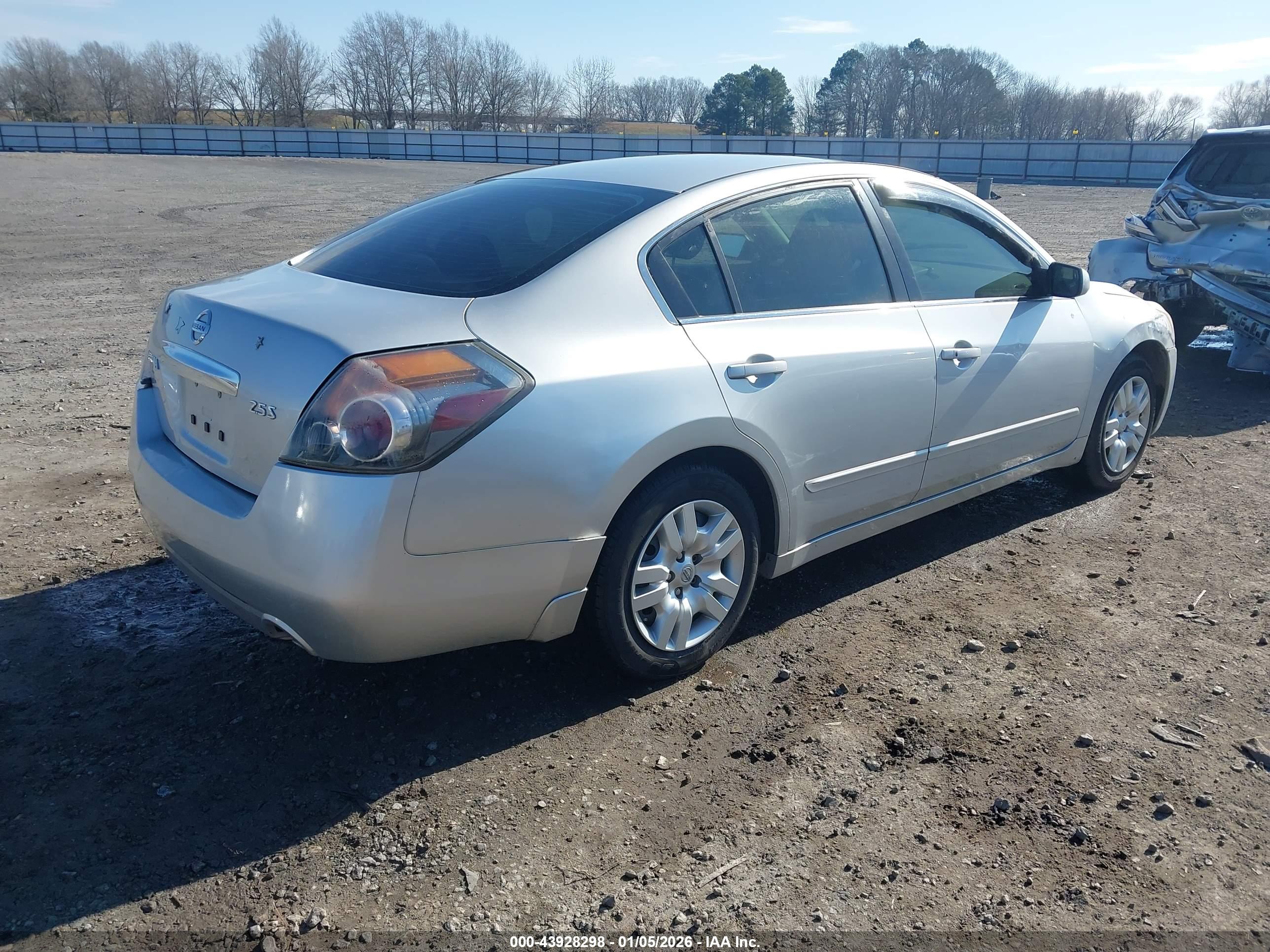 NISSAN ALTIMA image 4