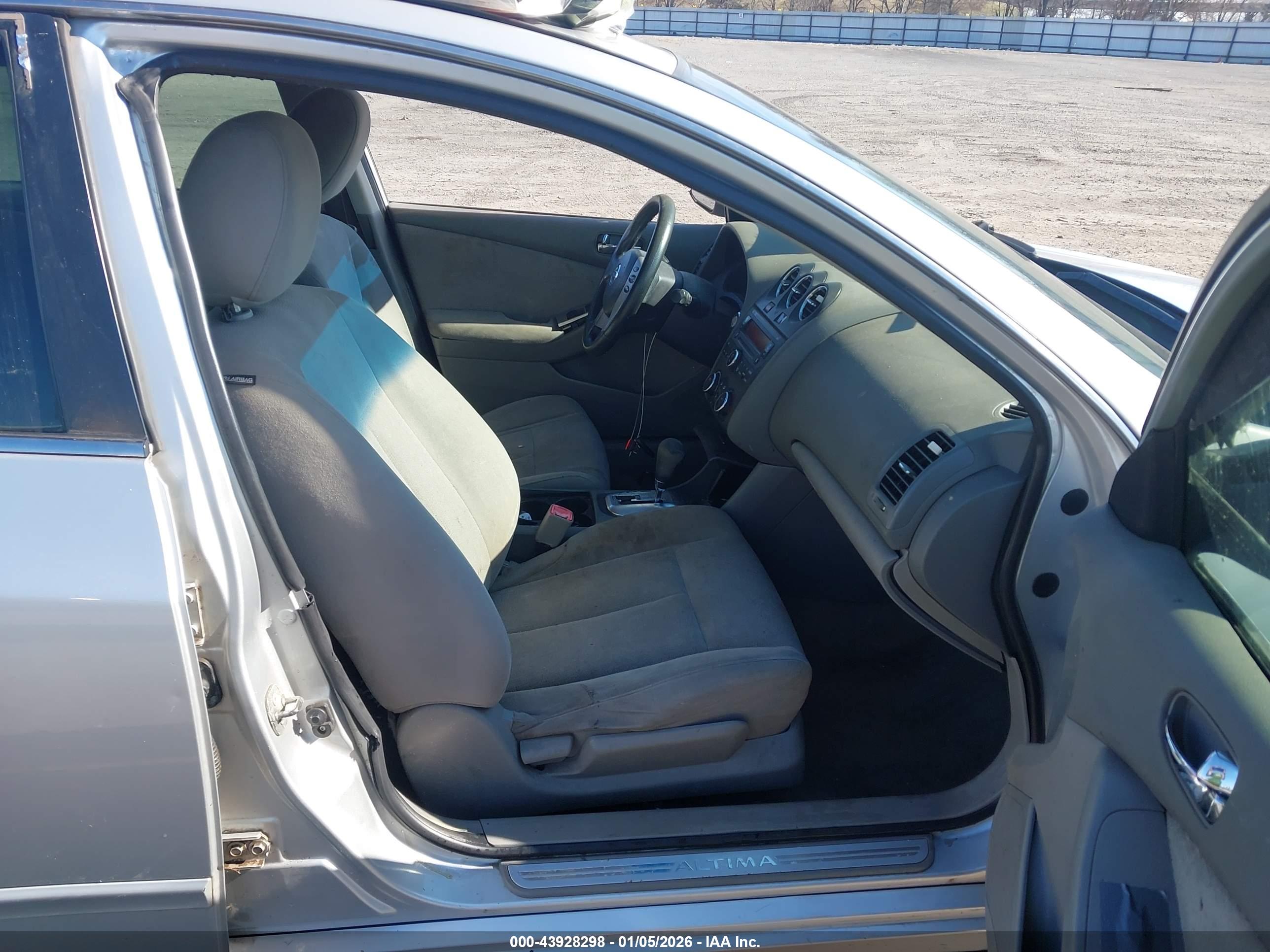 NISSAN ALTIMA image 5