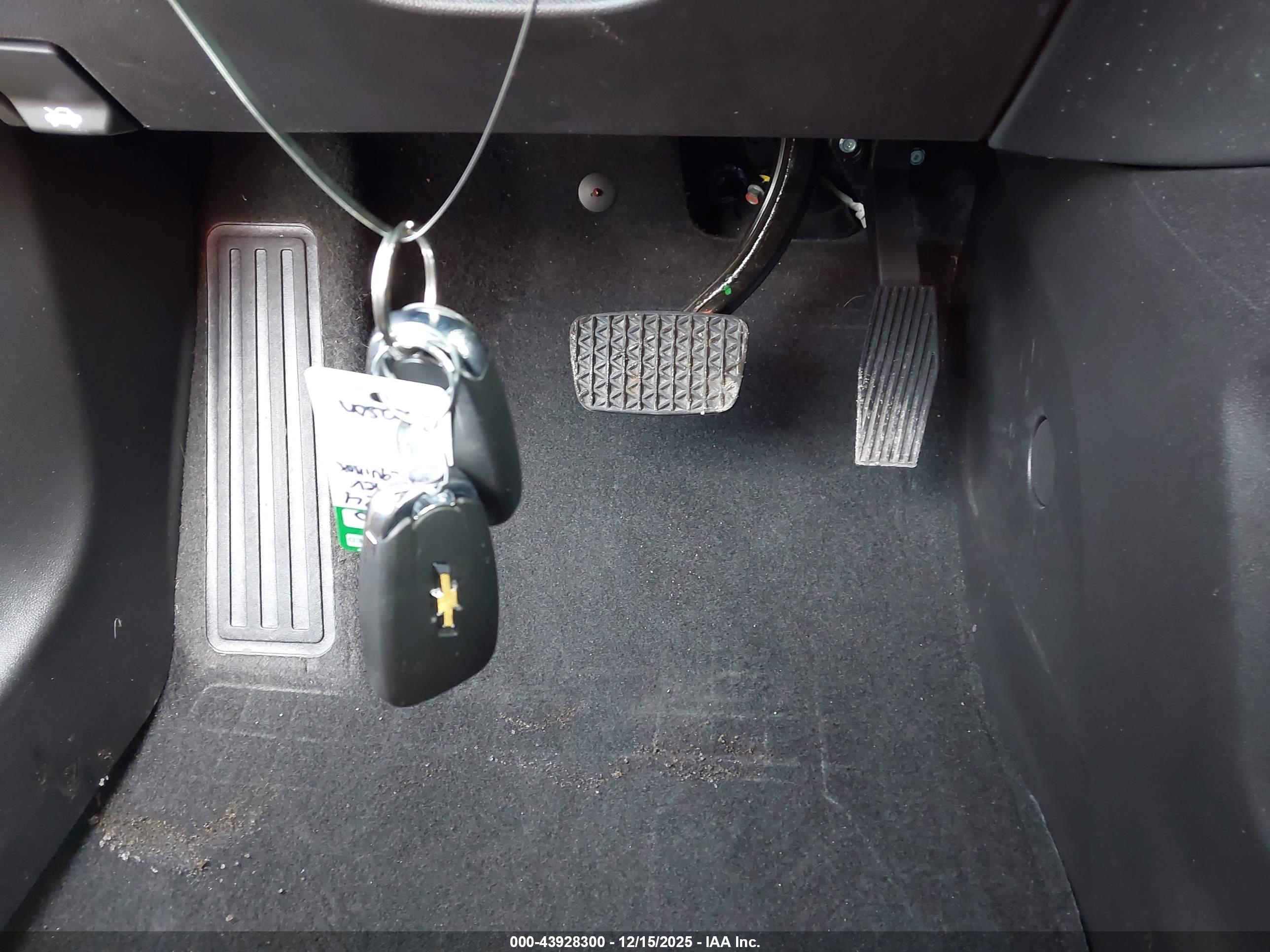 CHEVROLET EQUINOX image 11