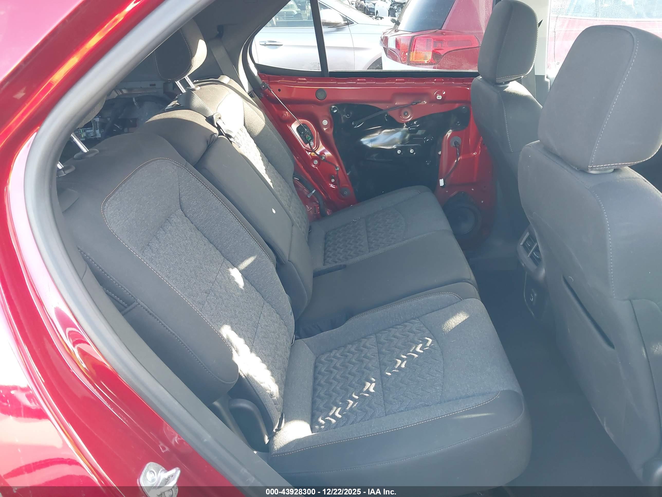 CHEVROLET EQUINOX image 8