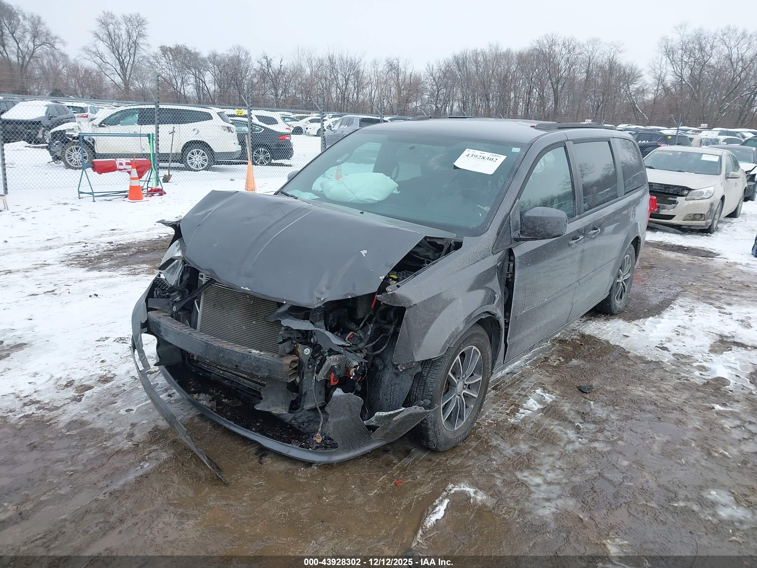 DODGE GRAND image 2