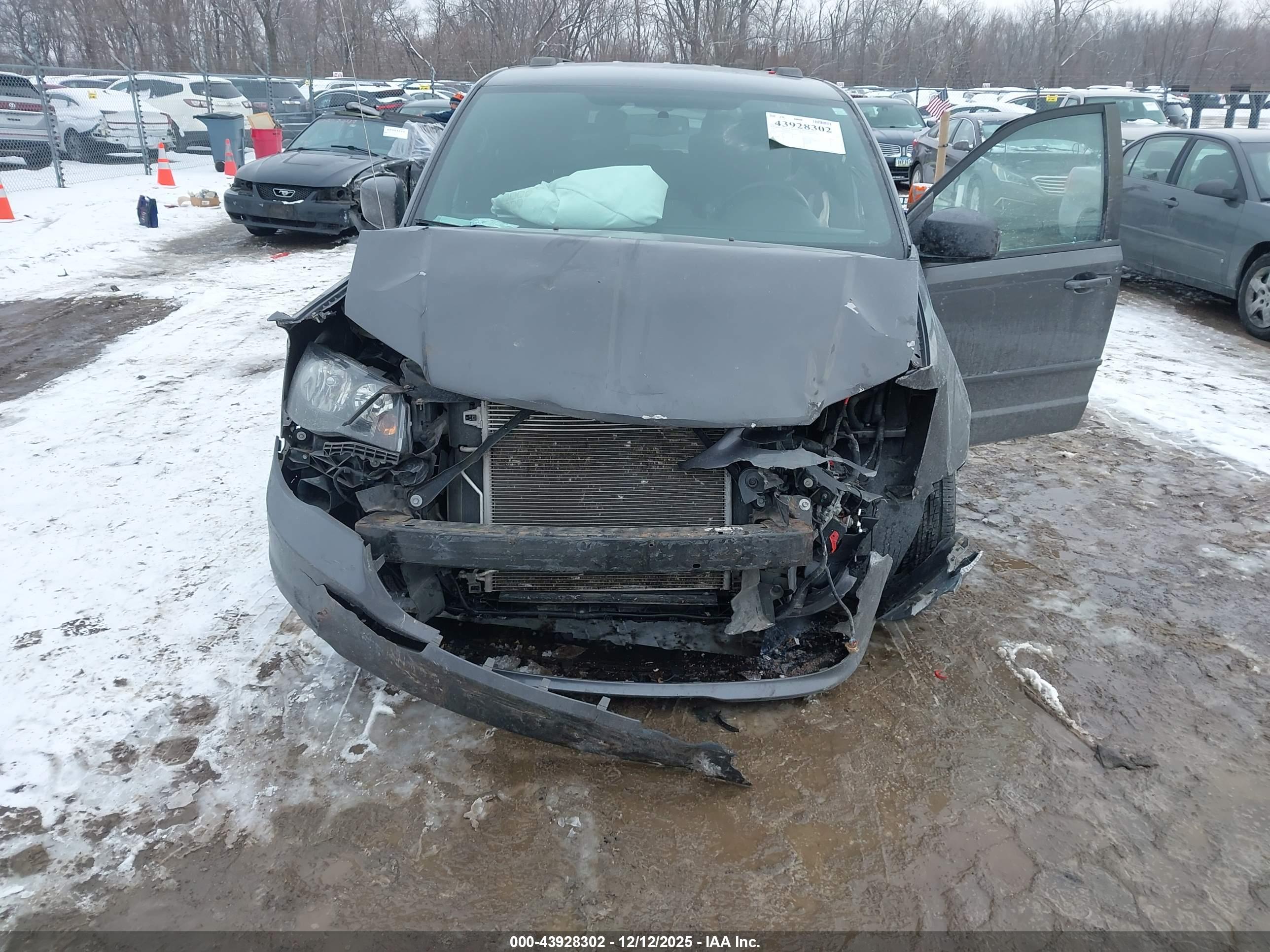 DODGE GRAND image 6