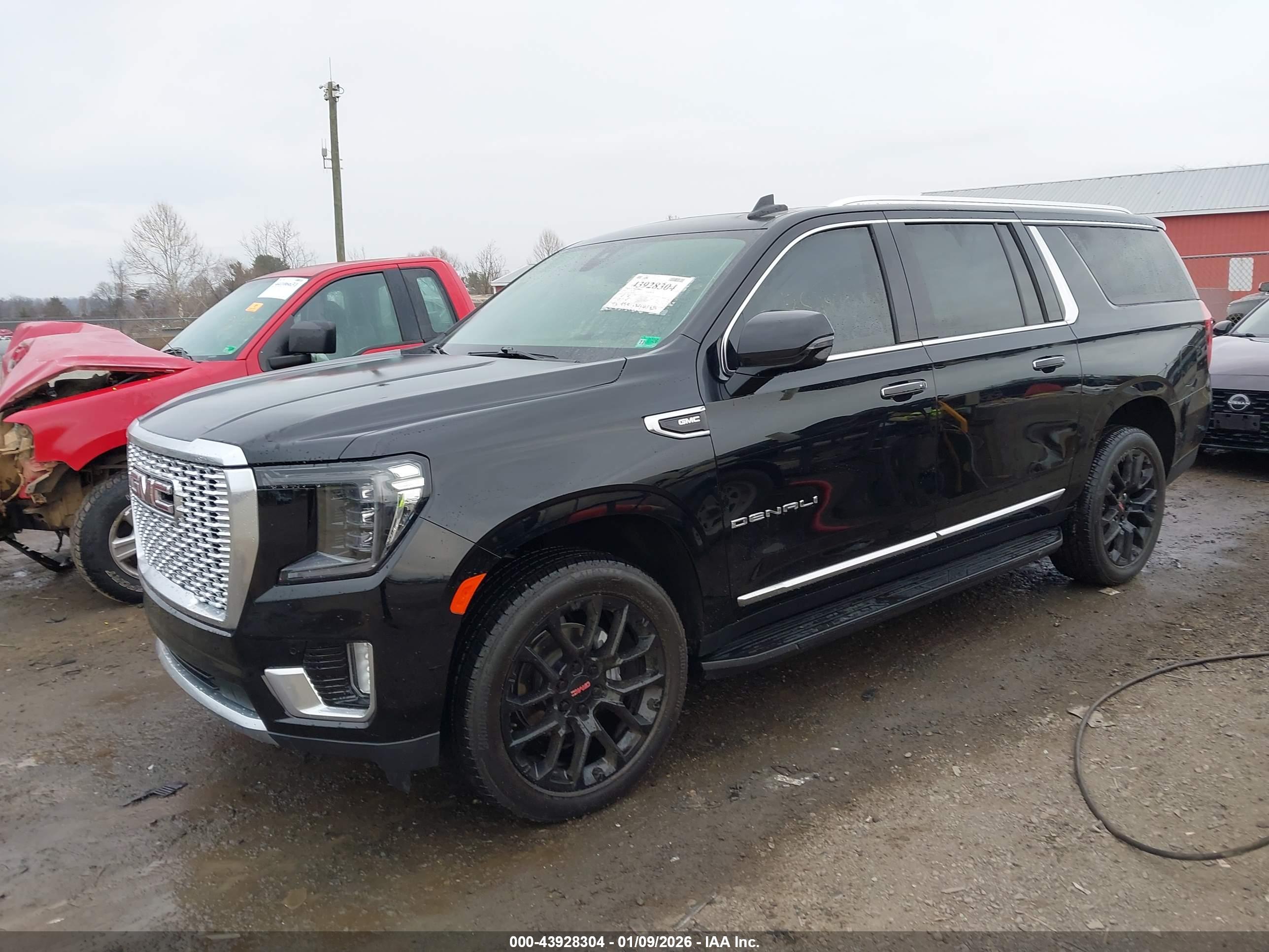 GMC YUKON image 2