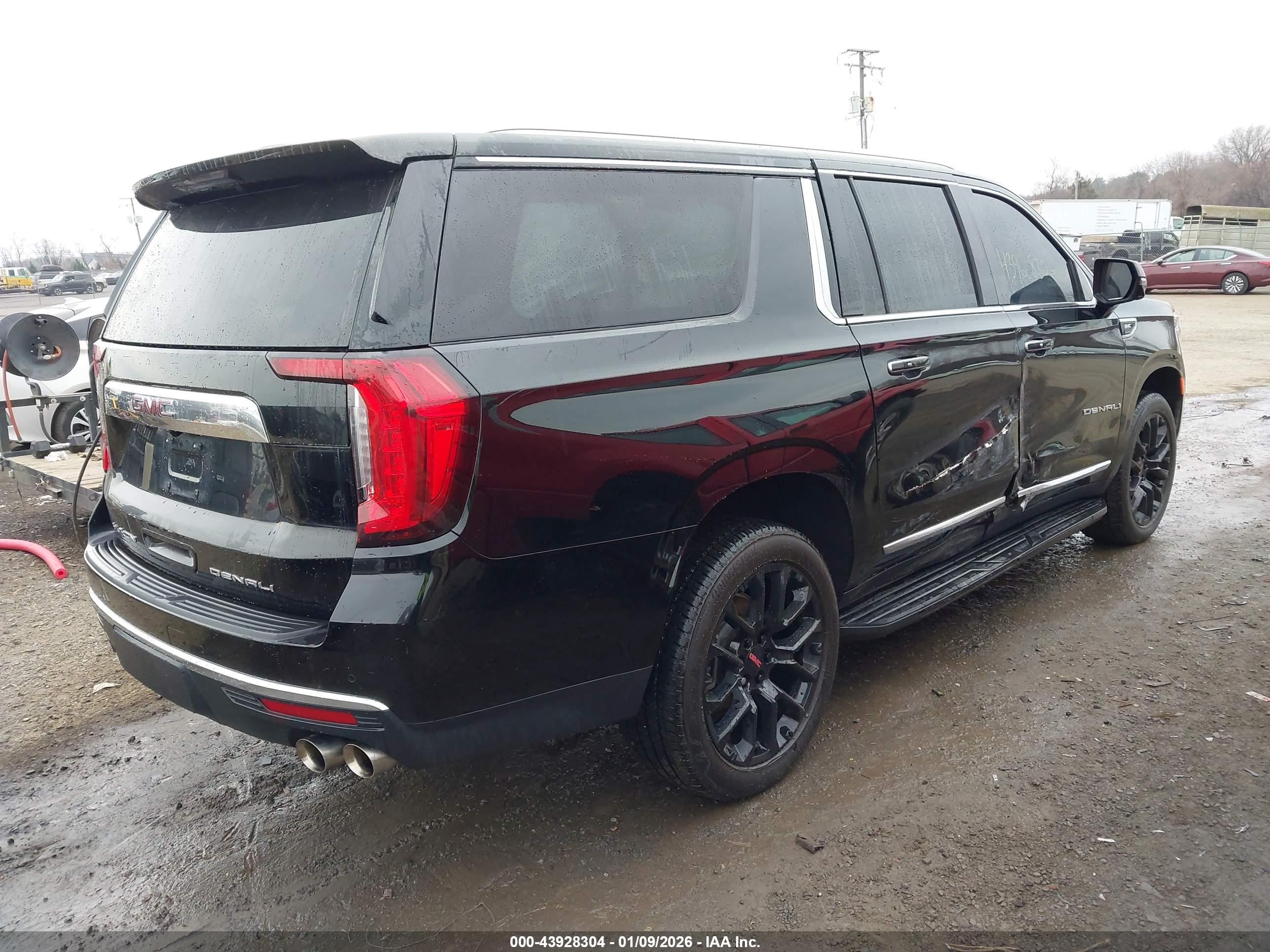 GMC YUKON image 4