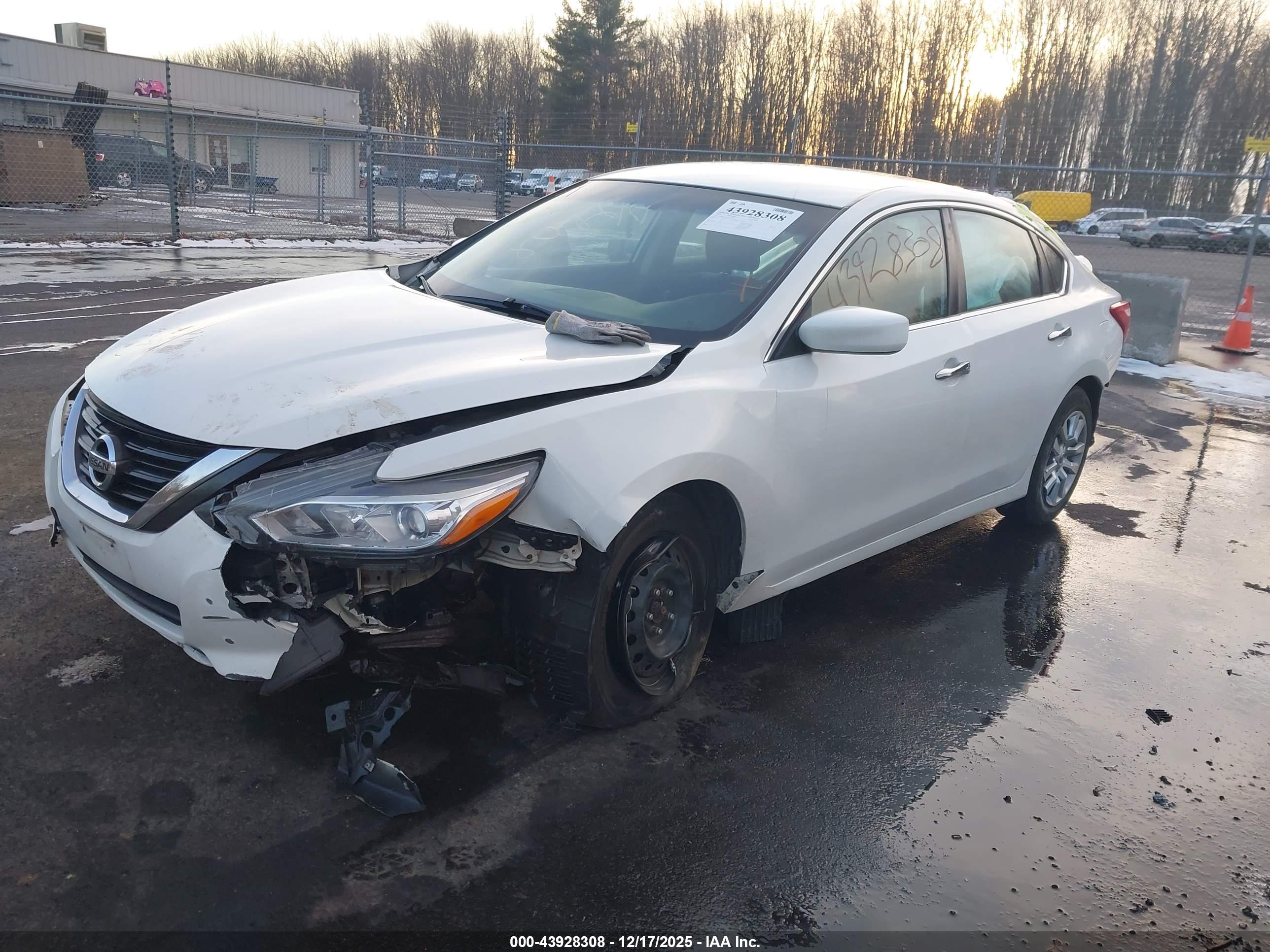 NISSAN ALTIMA image 2