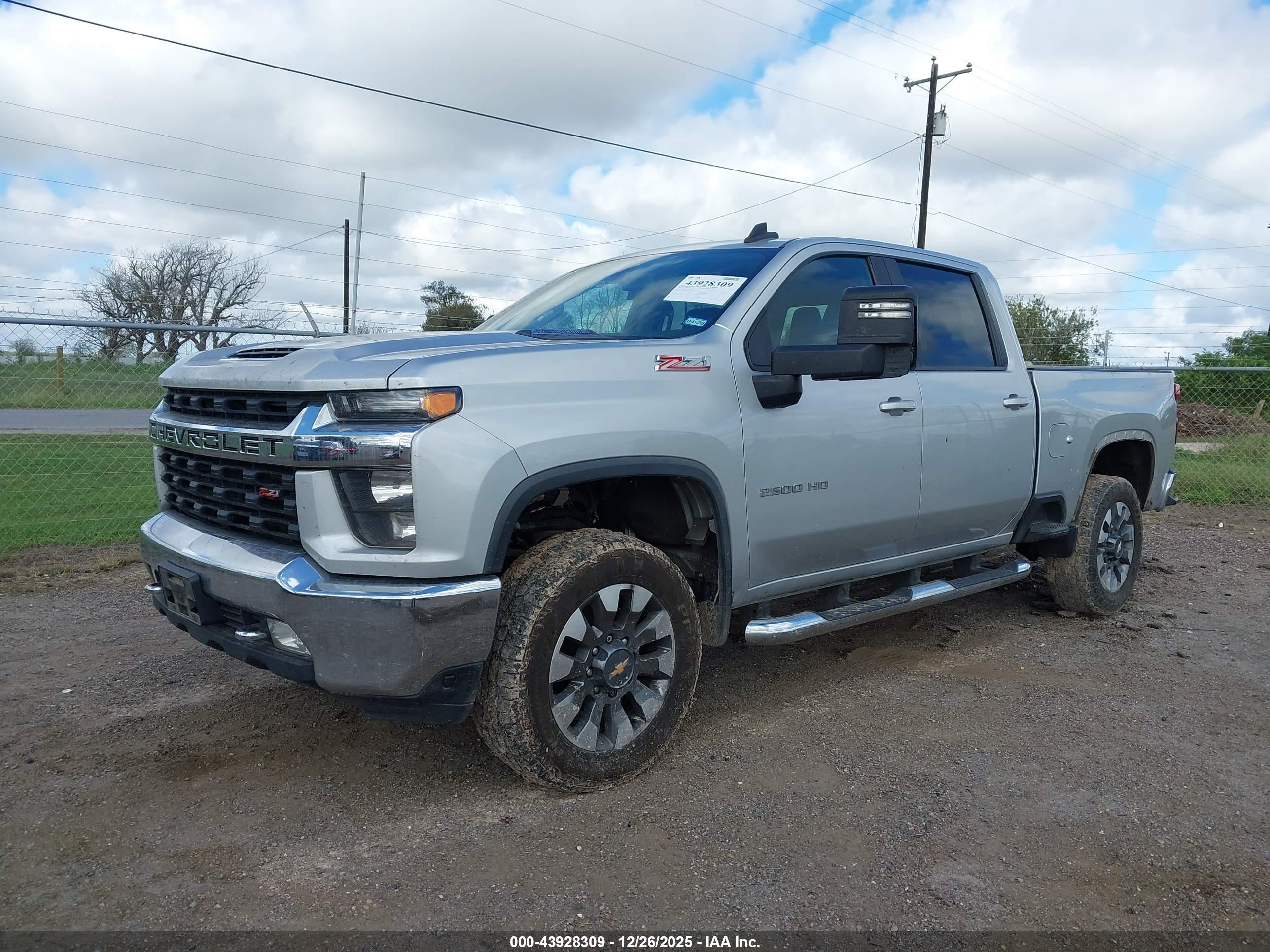 CHEVROLET SILVERADO image 2