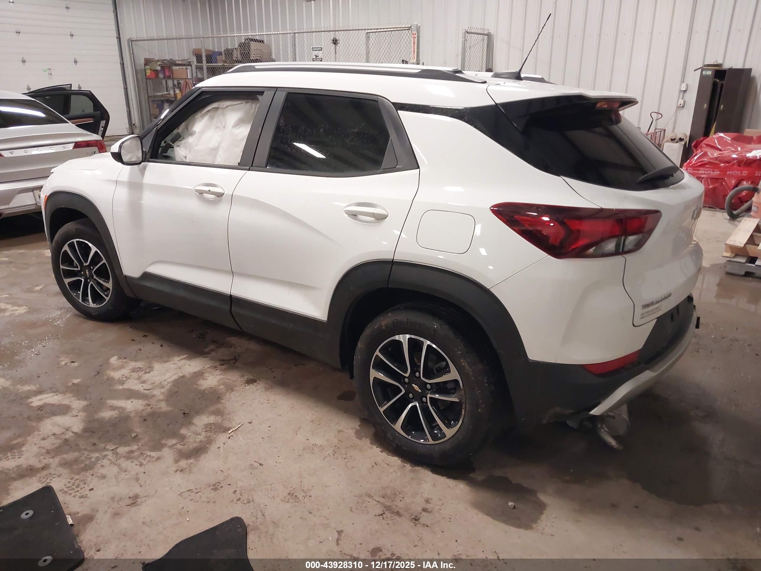 CHEVROLET TRAILBLAZER image 3
