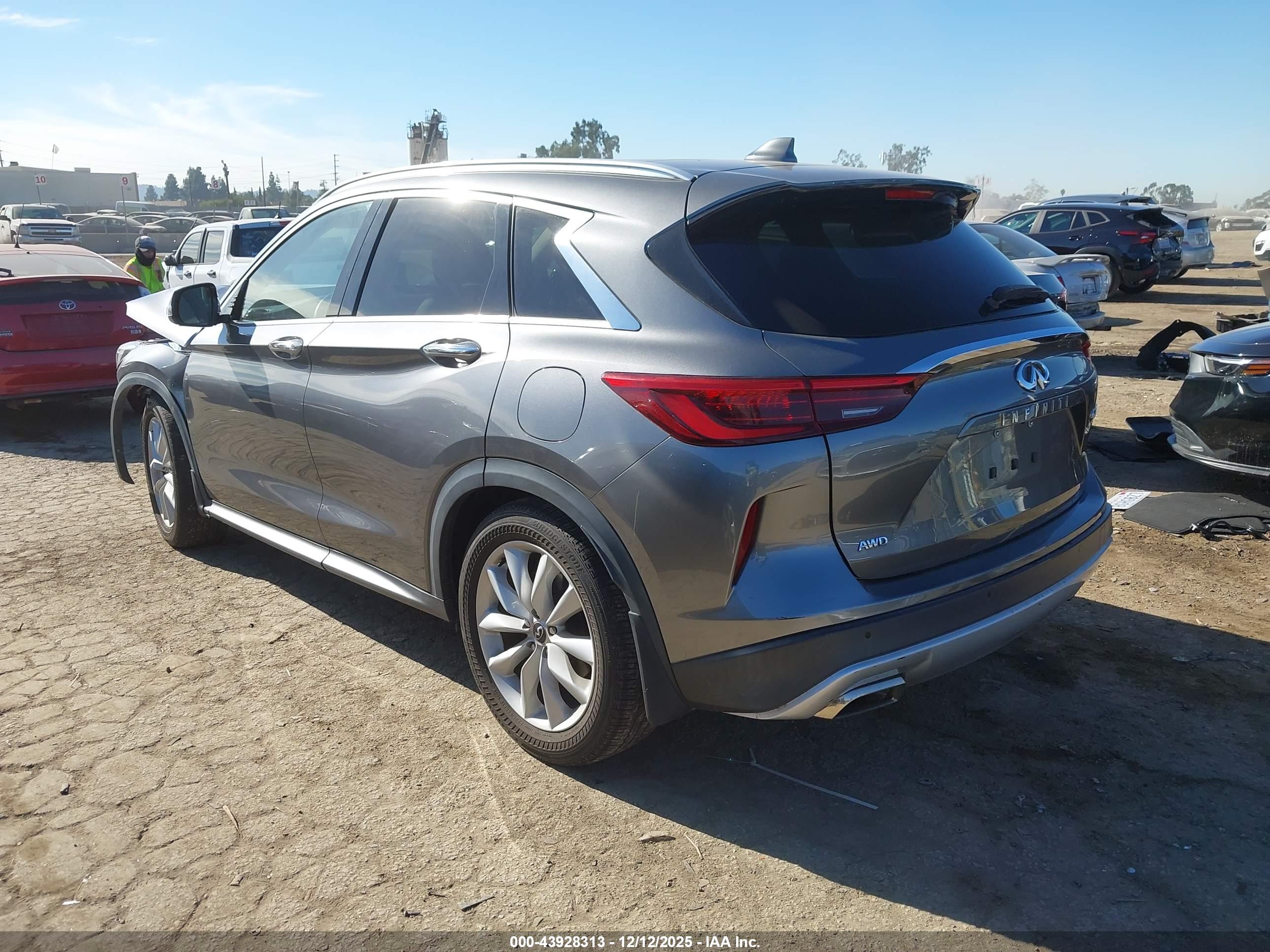 INFINITI QX50 image 3