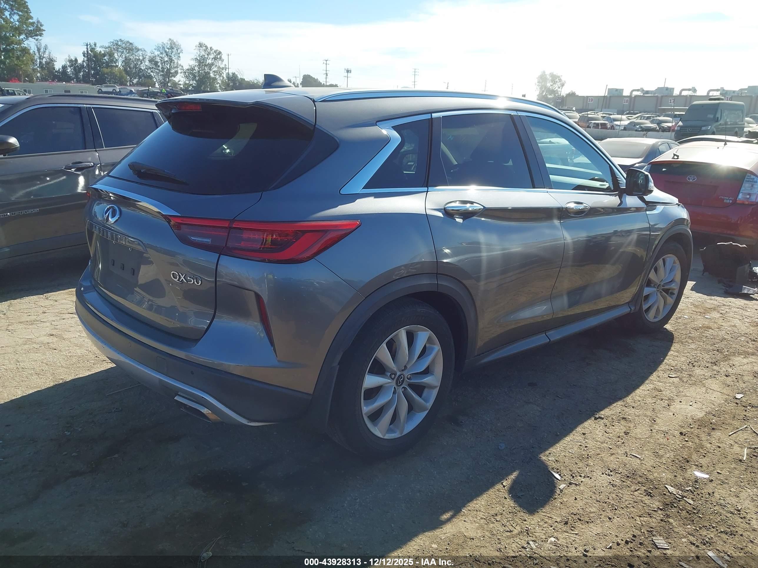 INFINITI QX50 image 4