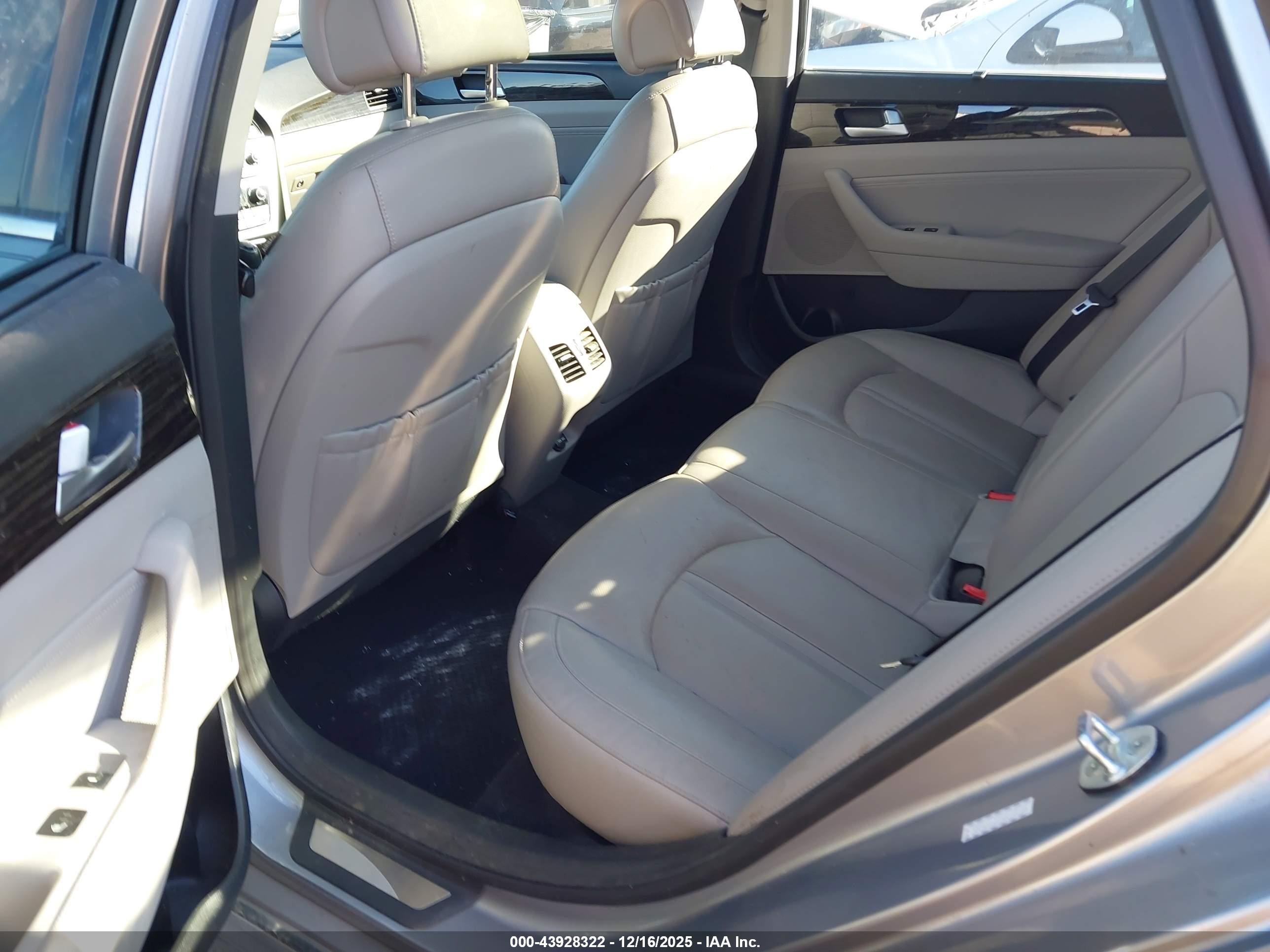 HYUNDAI SONATA image 8