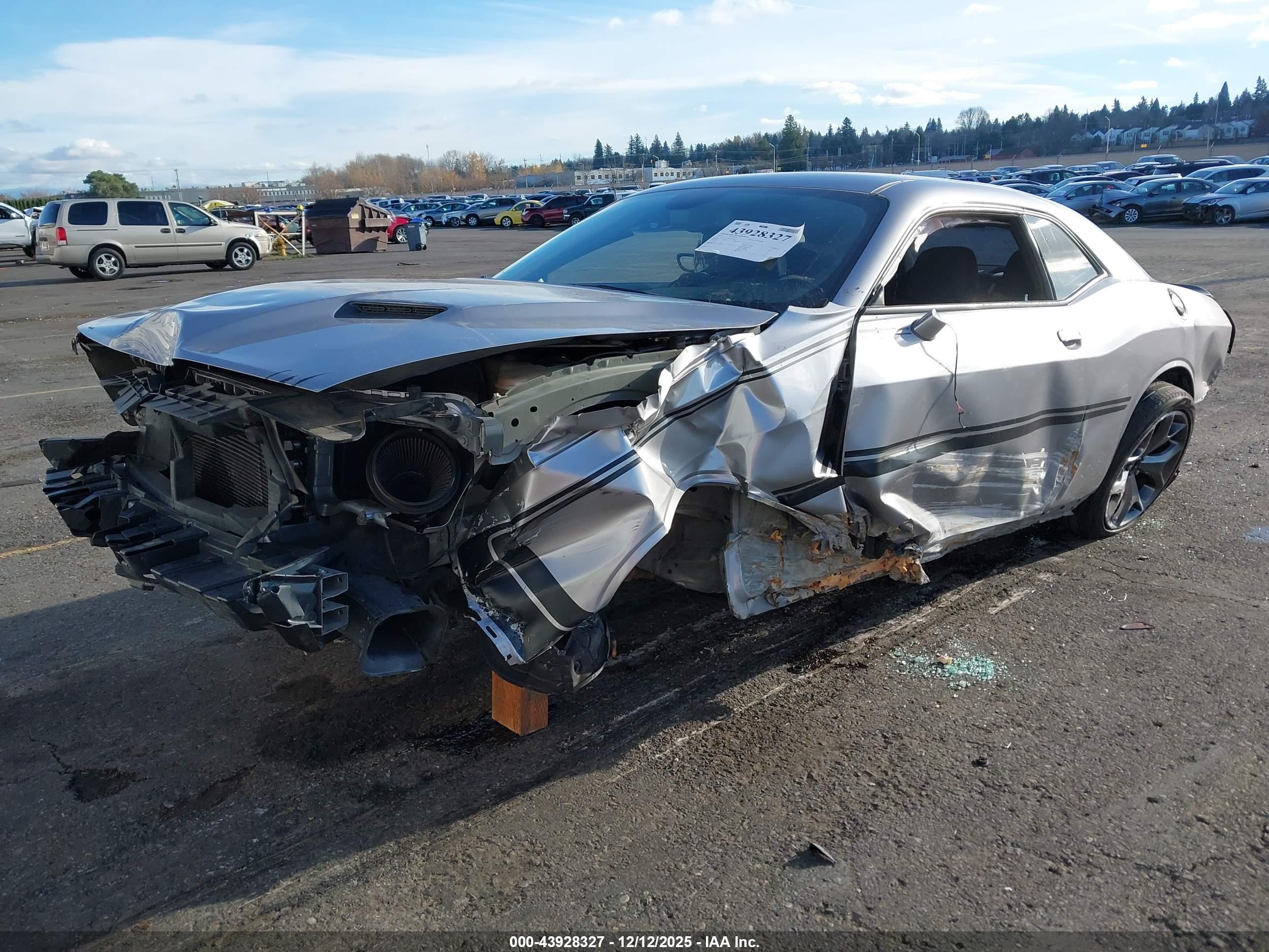 DODGE CHALLENGER image 2