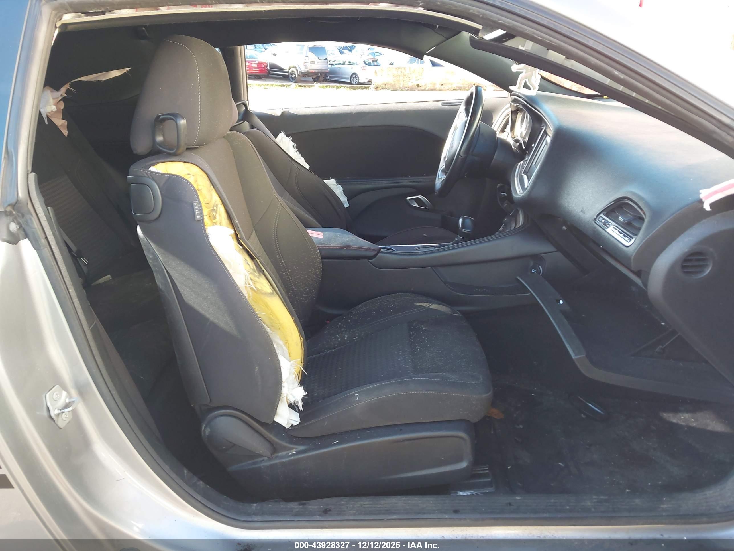 DODGE CHALLENGER image 5