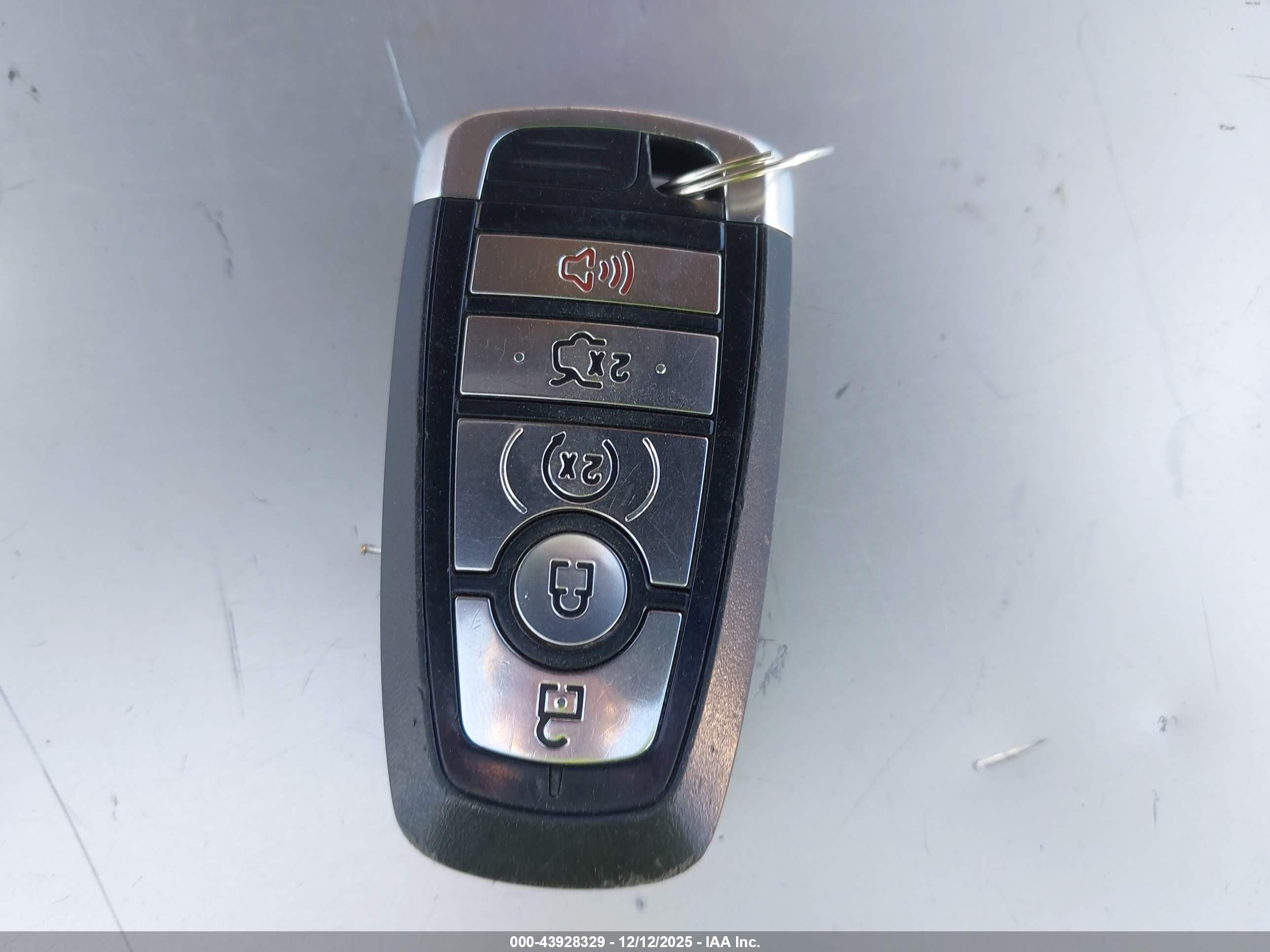FORD MUSTANG image 11
