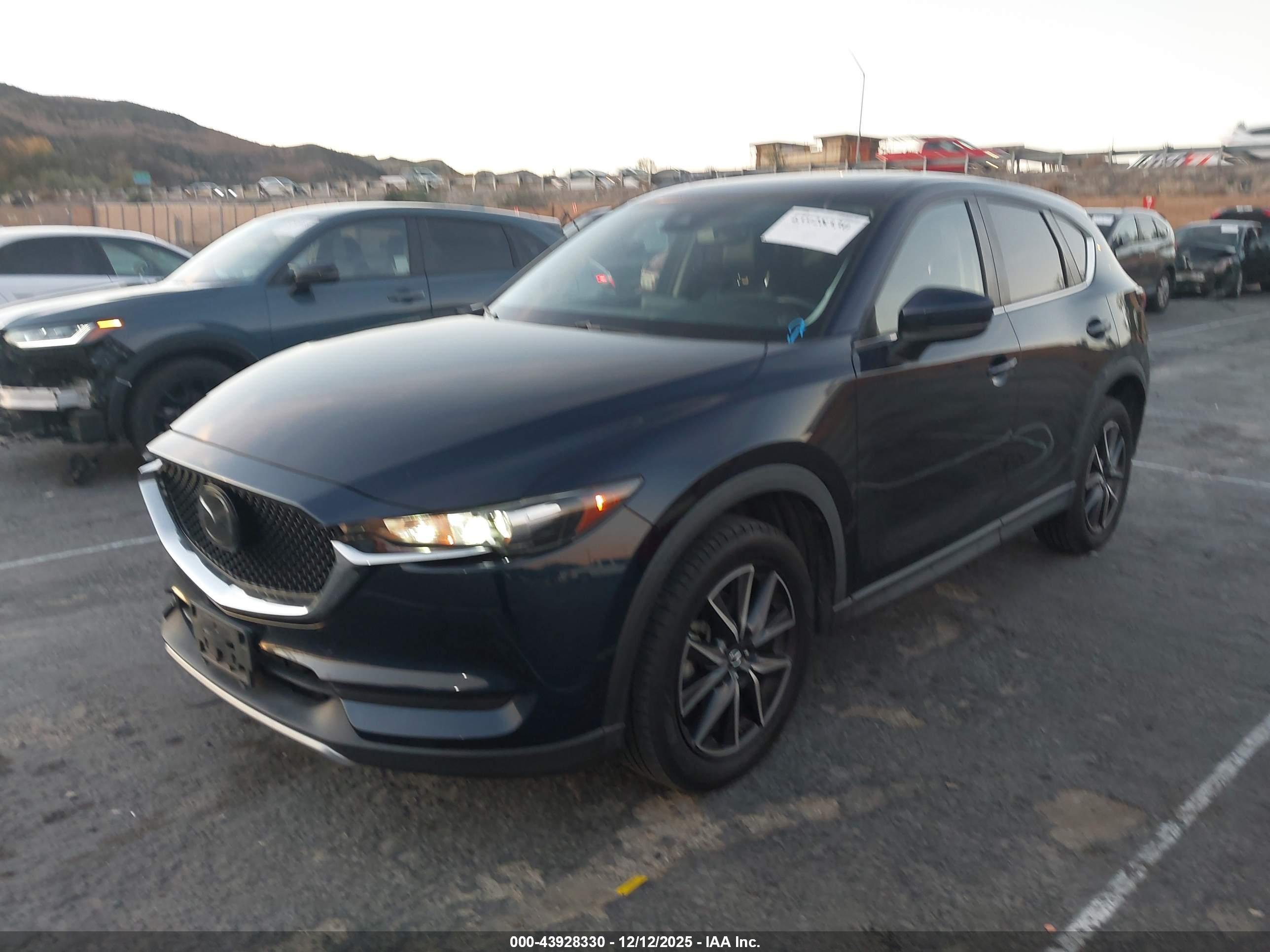 MAZDA CX-5 image 2
