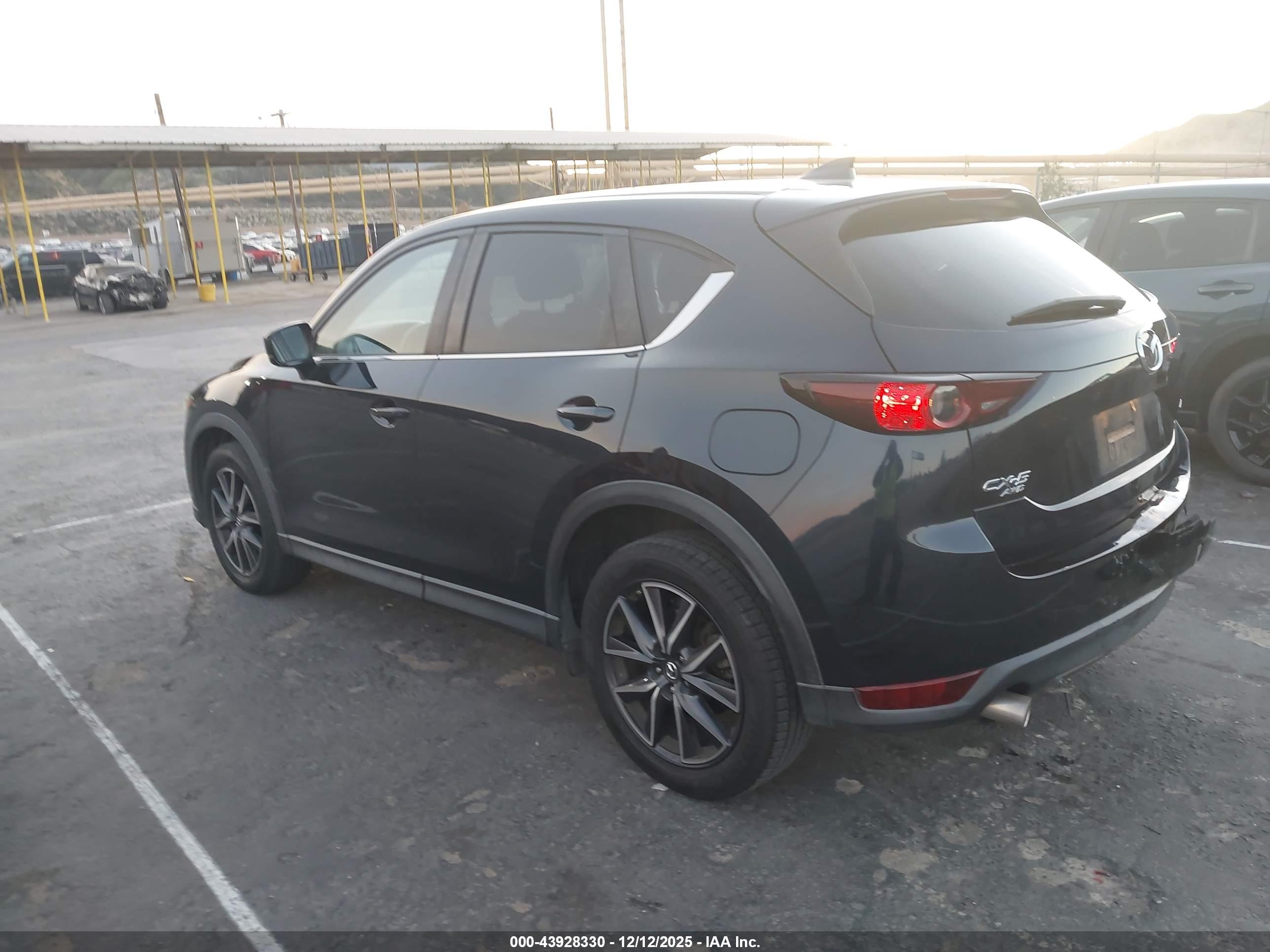 MAZDA CX-5 image 3