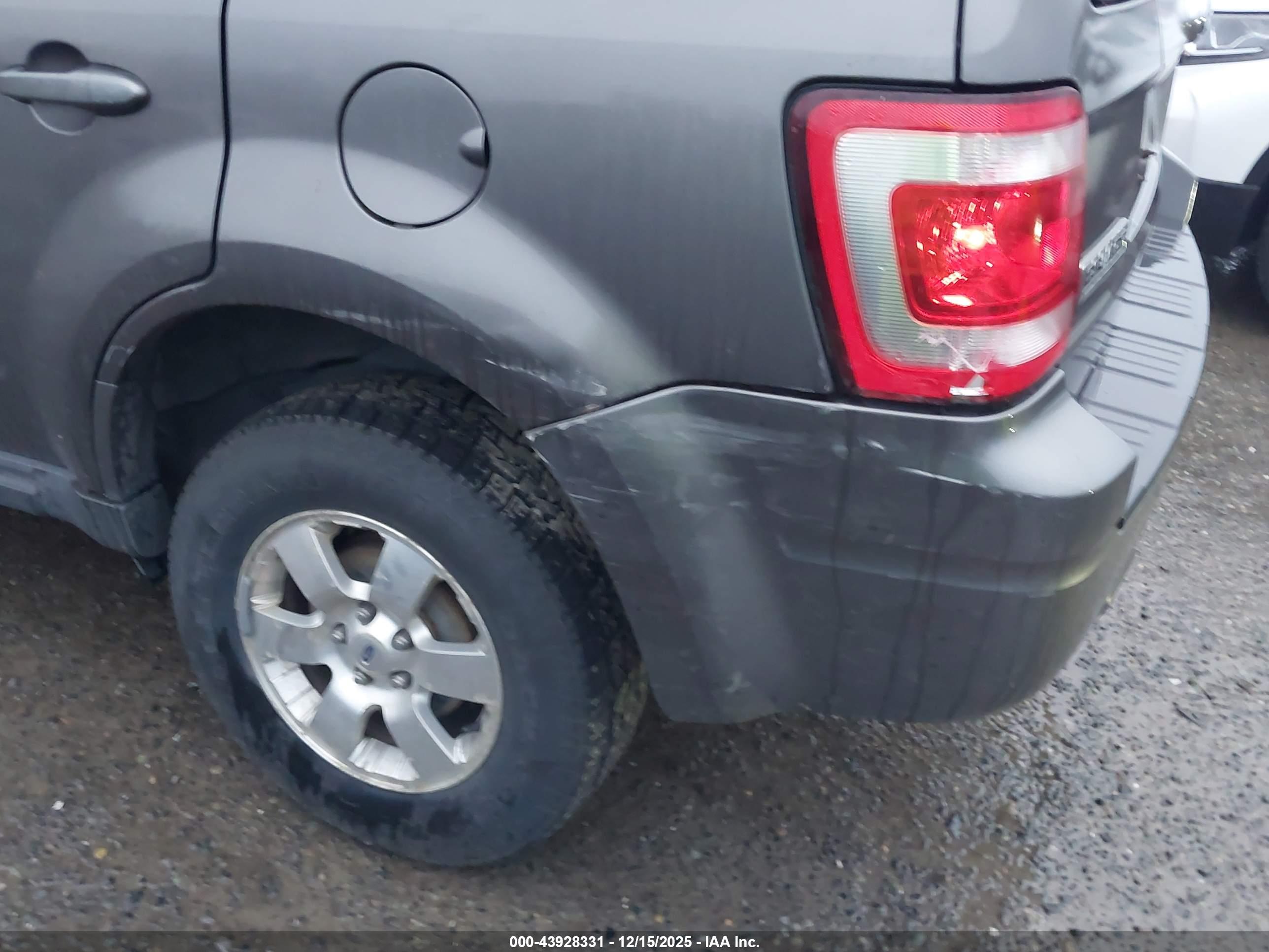 FORD ESCAPE image 6
