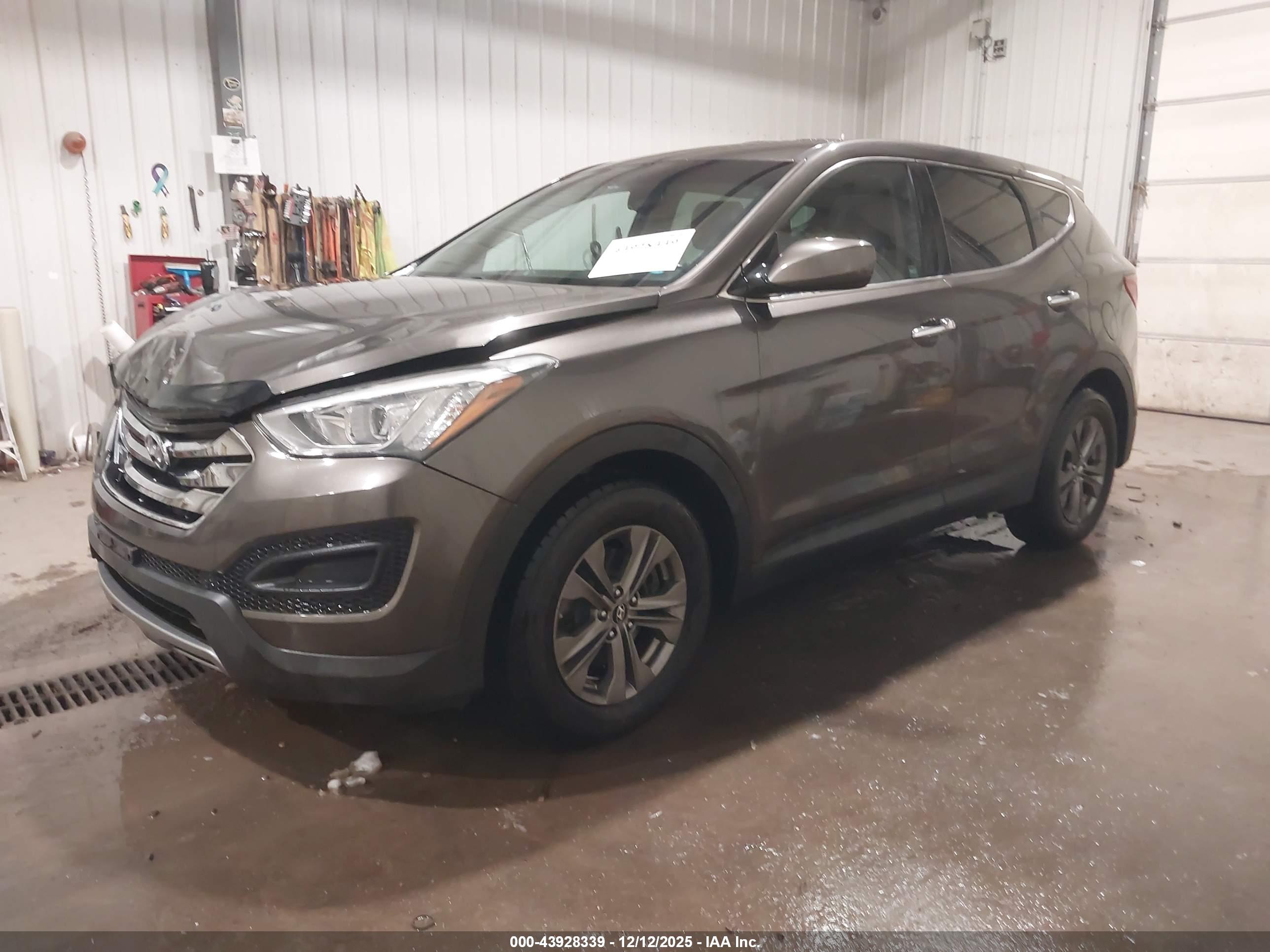 HYUNDAI SANTA image 2
