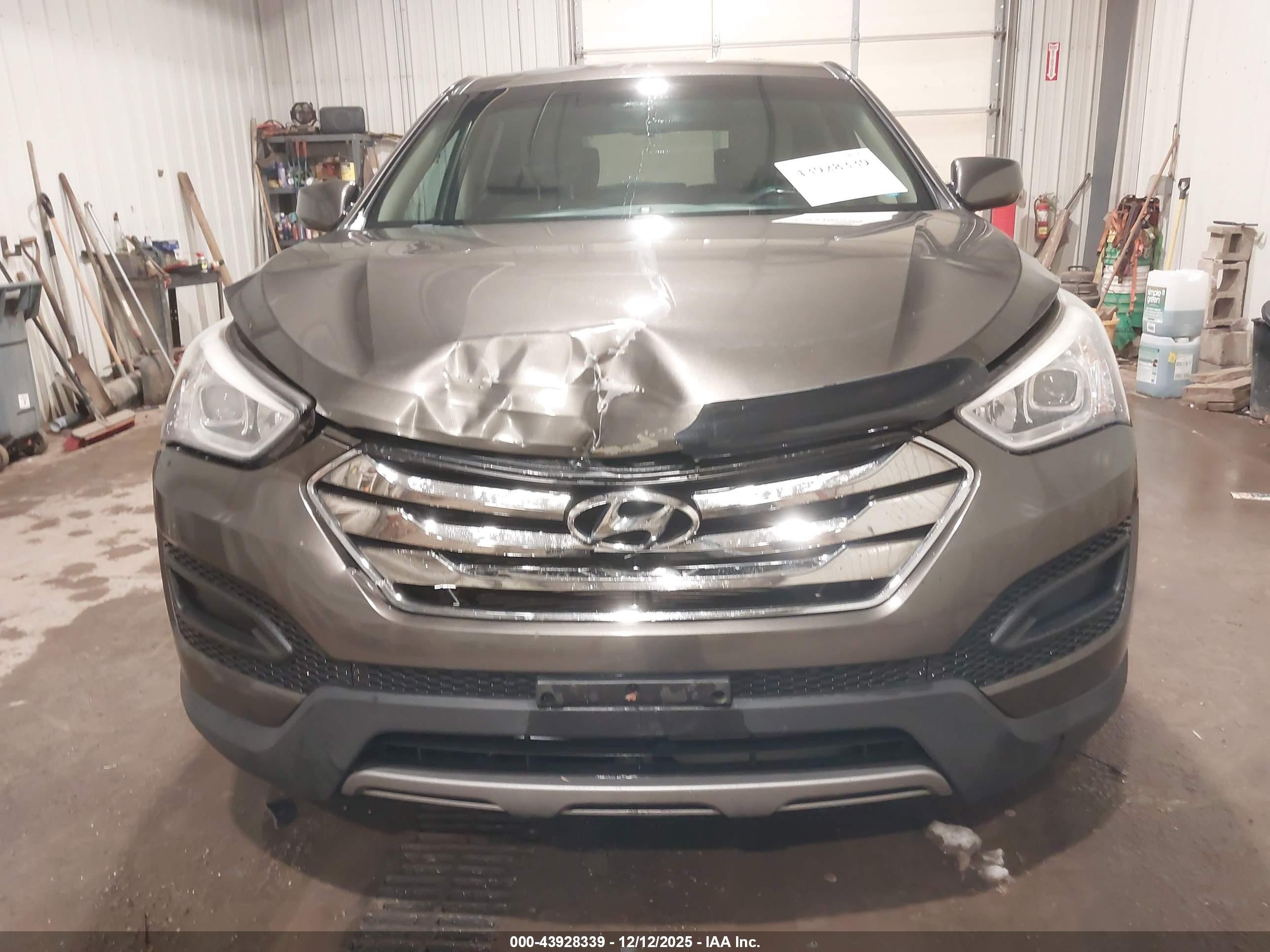 HYUNDAI SANTA image 6