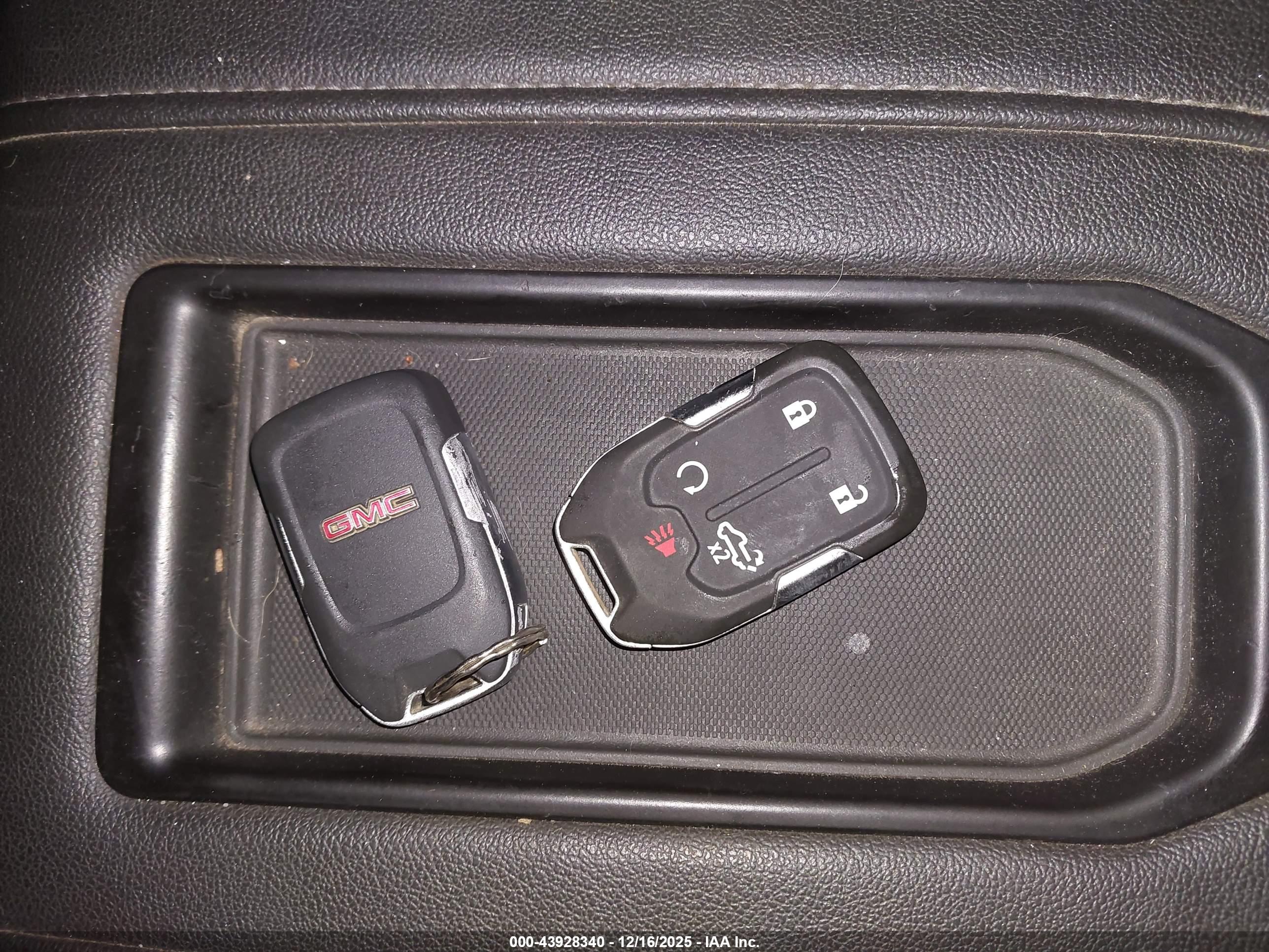 GMC SIERRA image 11
