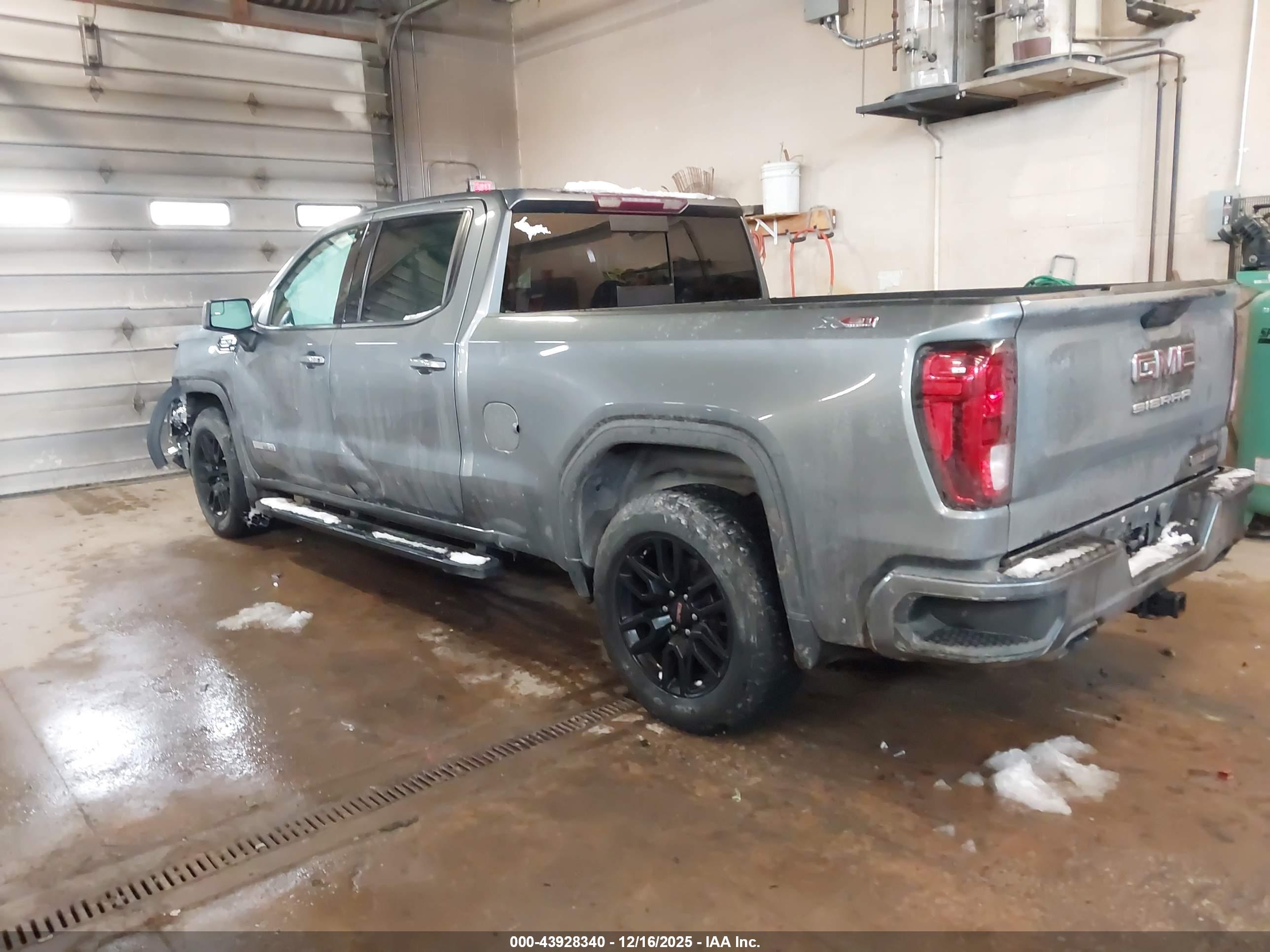 GMC SIERRA image 3