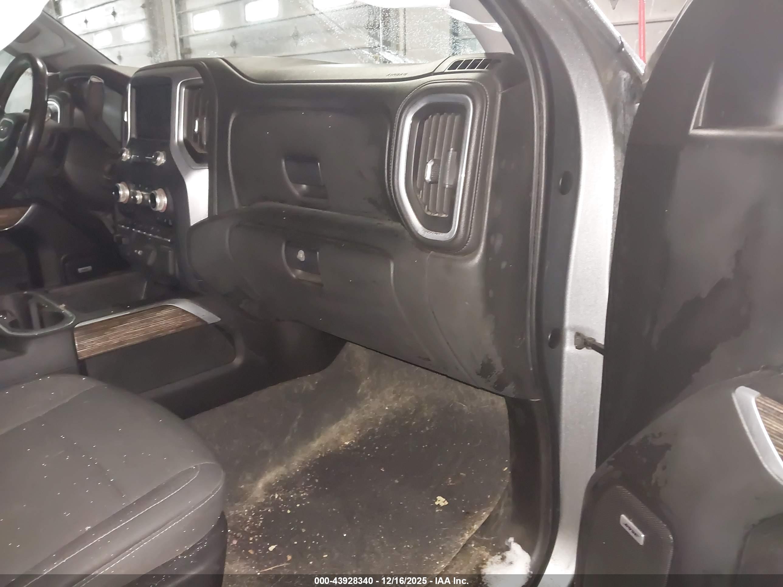 GMC SIERRA image 5
