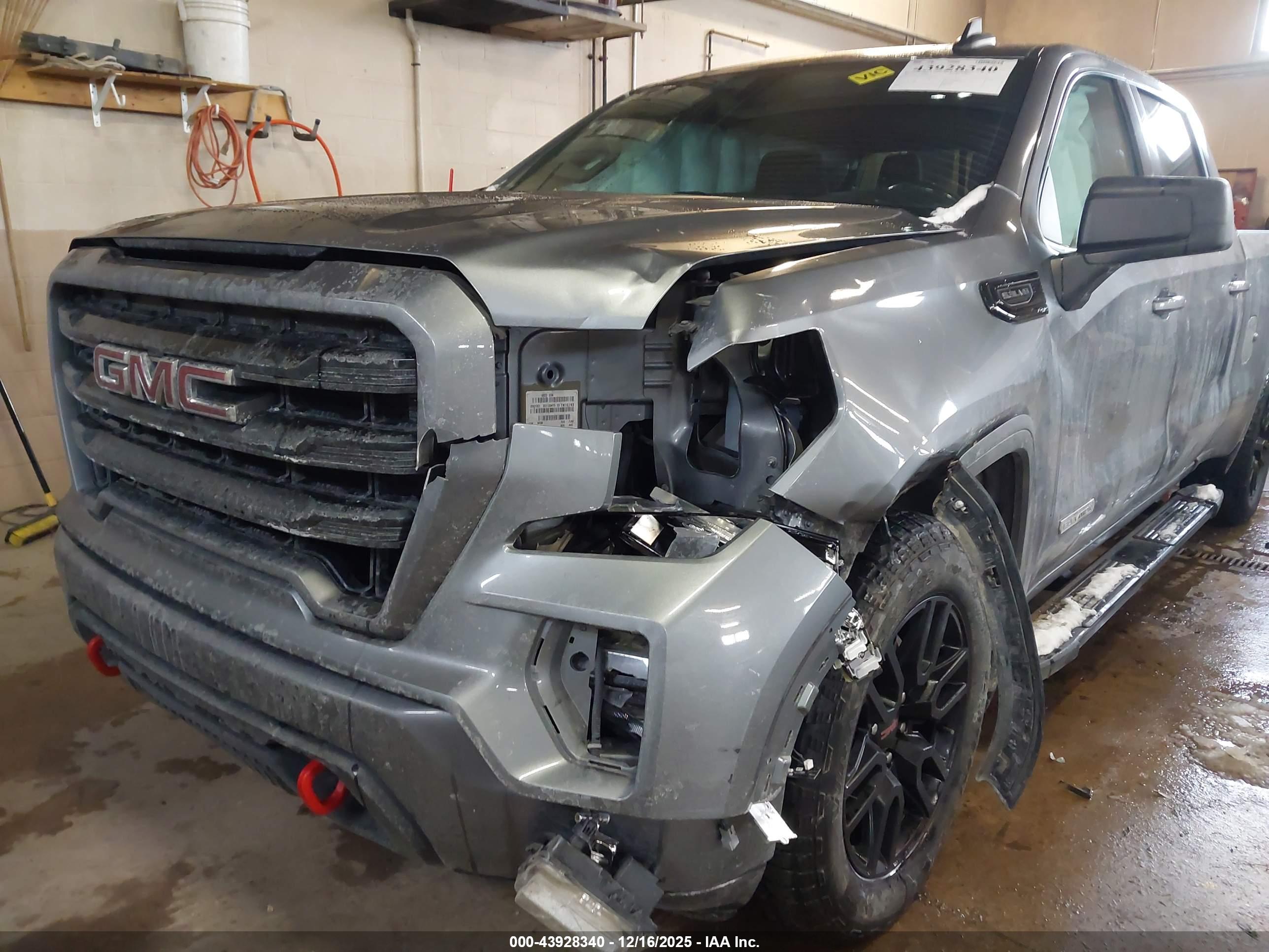 GMC SIERRA image 6