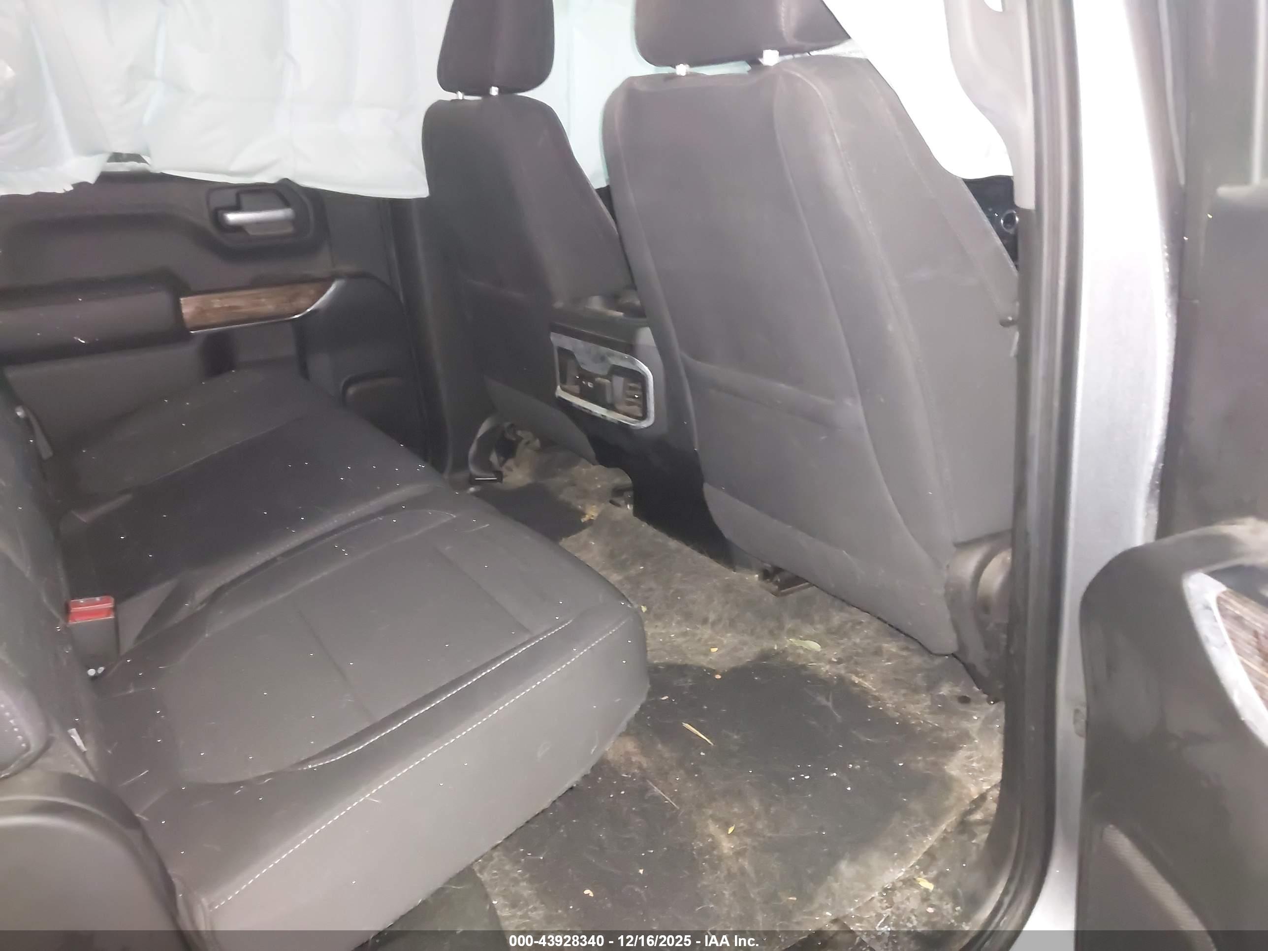 GMC SIERRA image 8