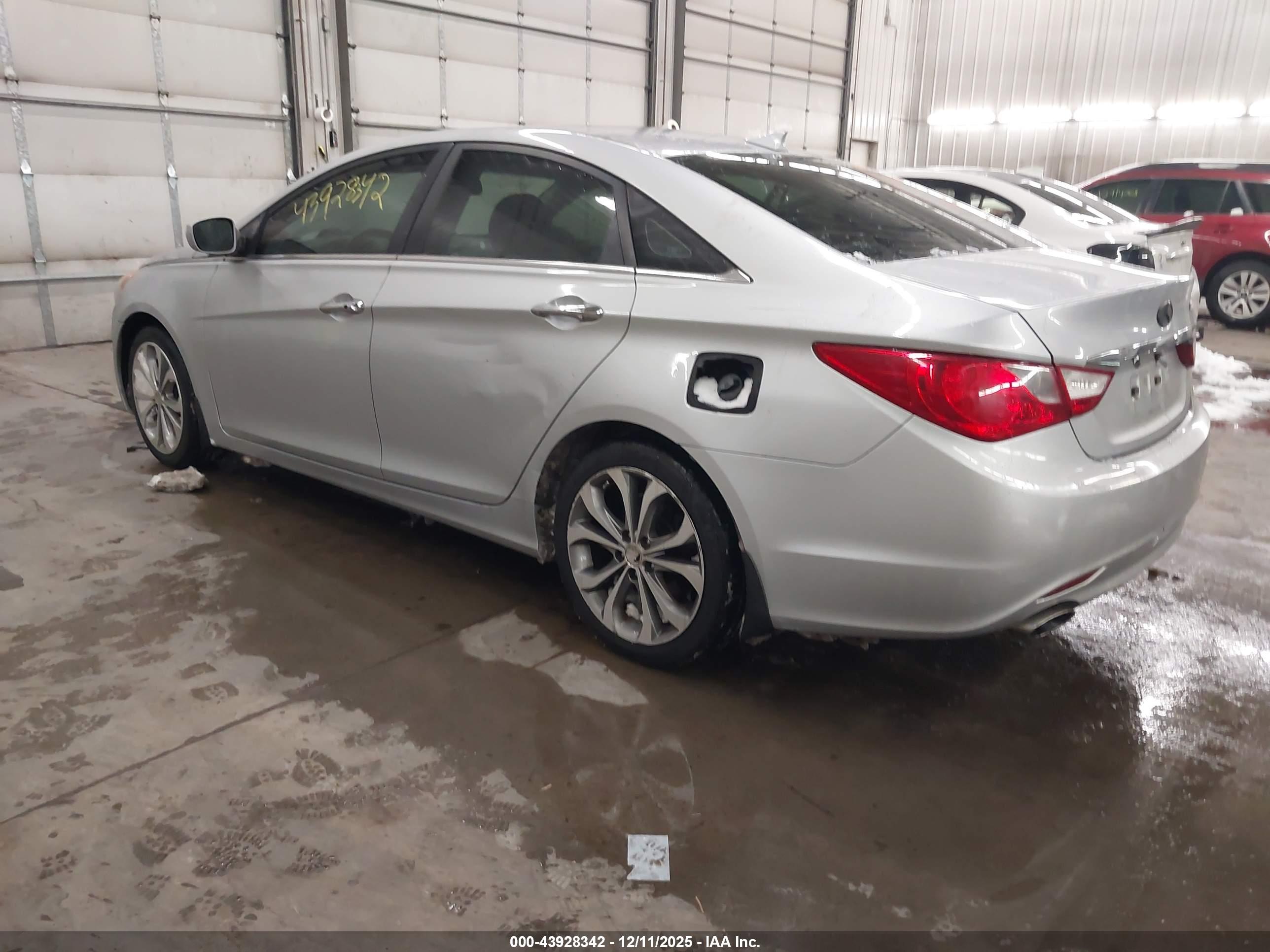 HYUNDAI SONATA image 3