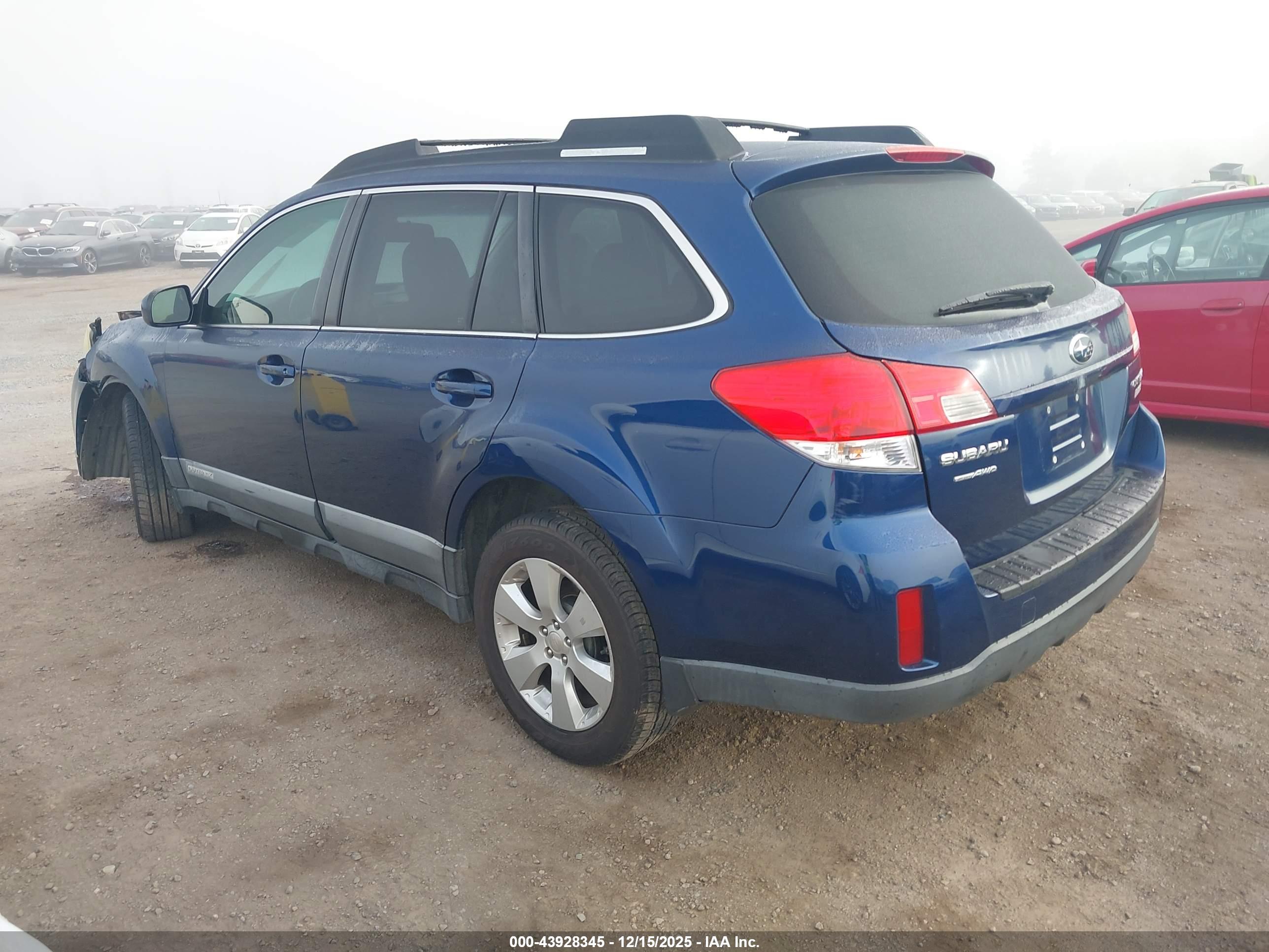 SUBARU OUTBACK image 3