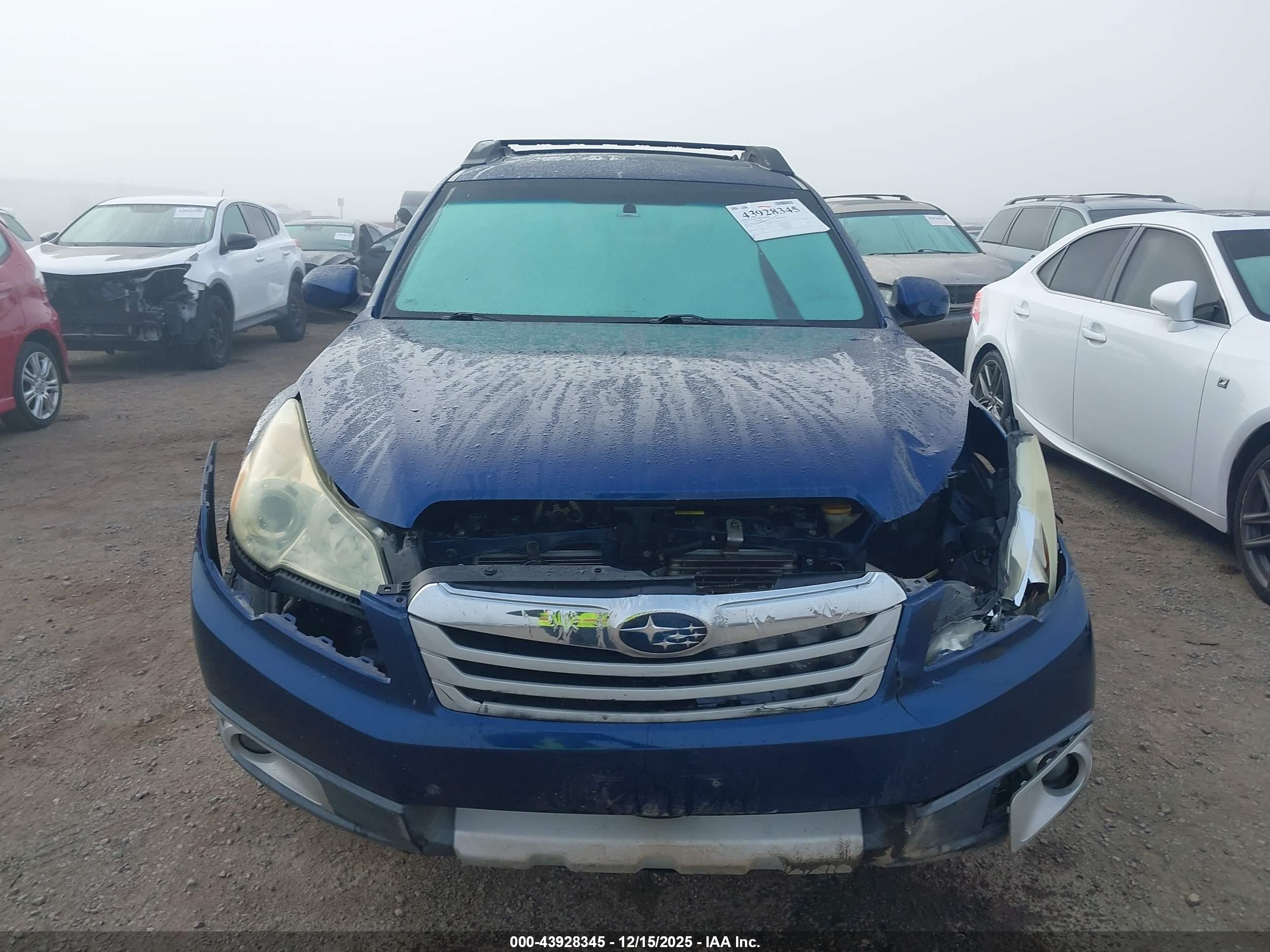 SUBARU OUTBACK image 6
