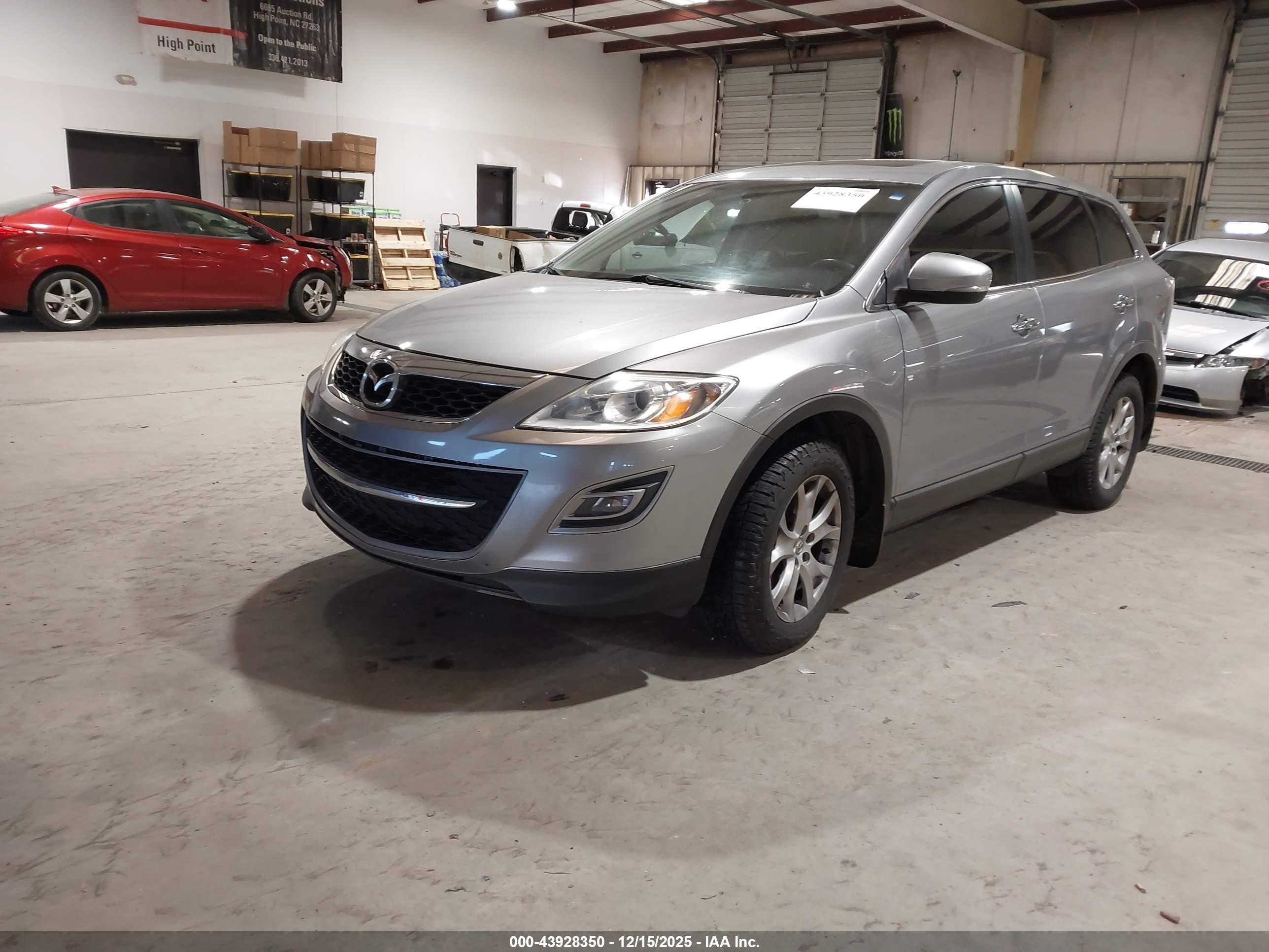 MAZDA CX-9 image 2