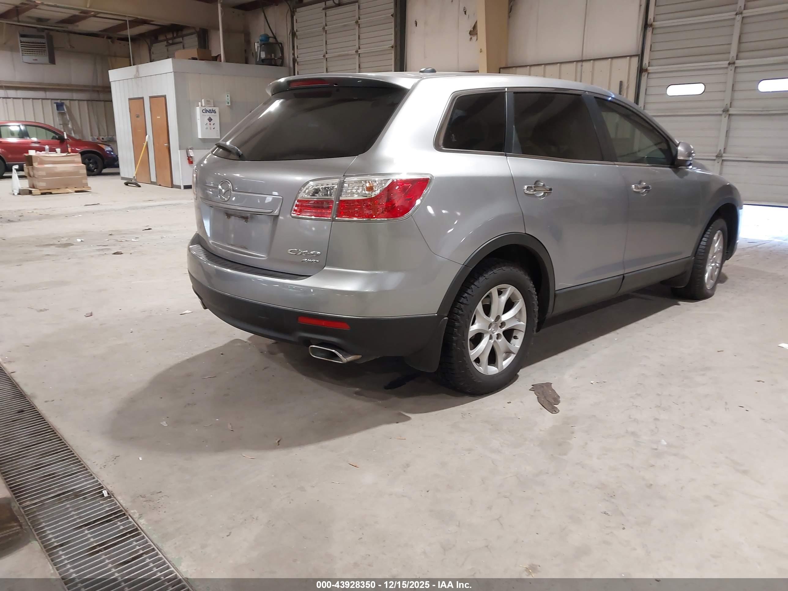 MAZDA CX-9 image 4
