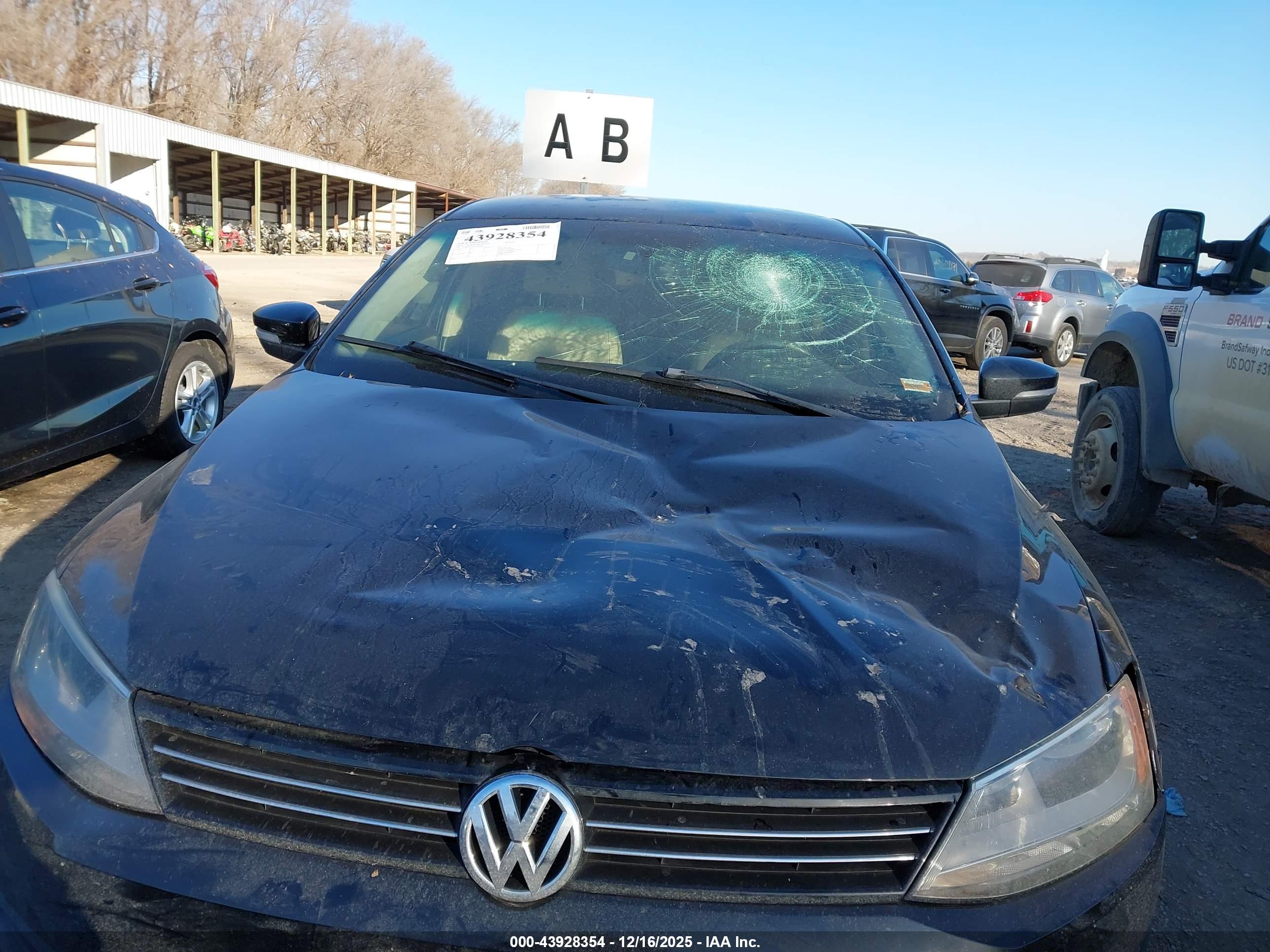 VOLKSWAGEN JETTA image 6