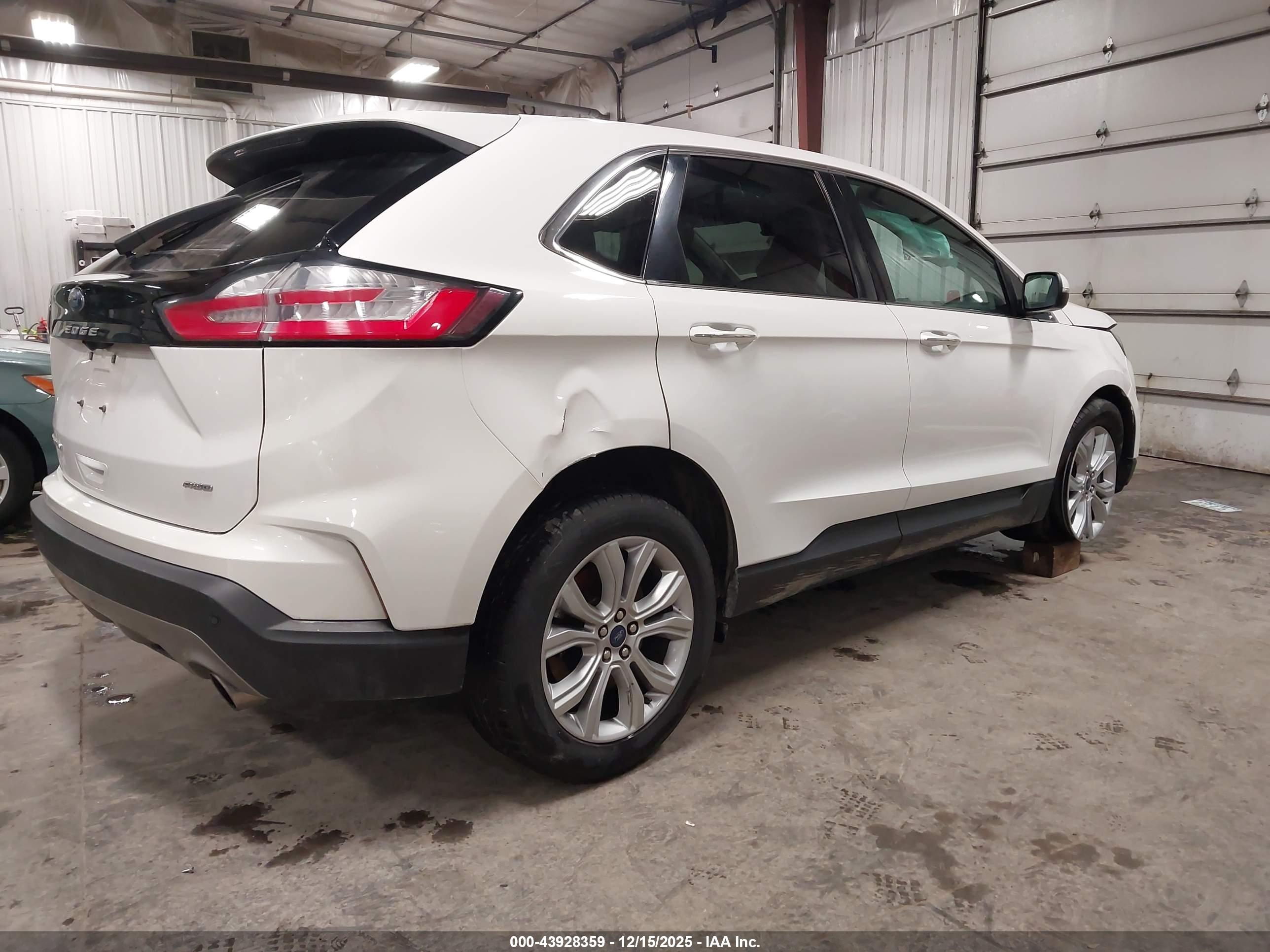 FORD EDGE image 4
