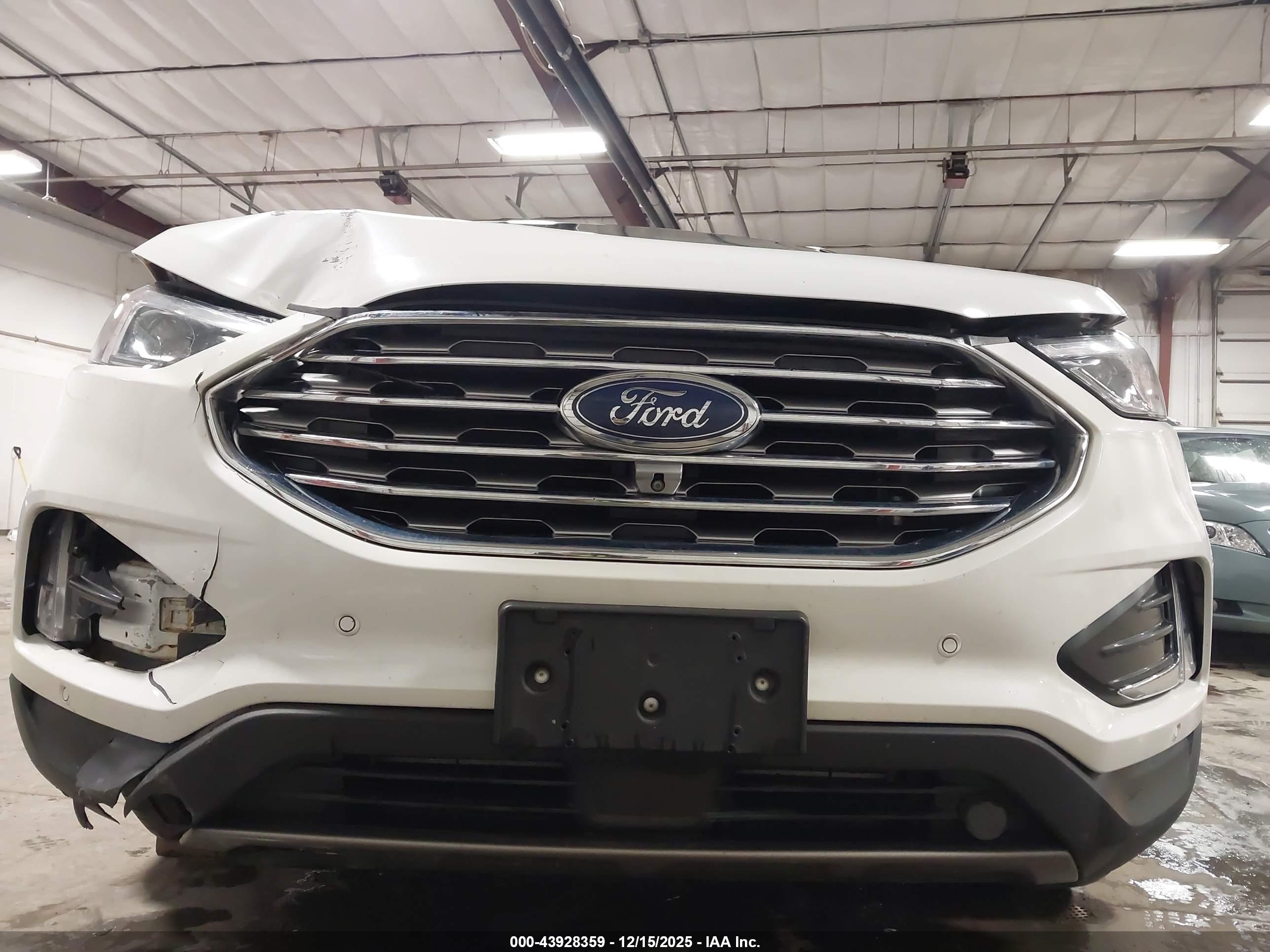 FORD EDGE image 6