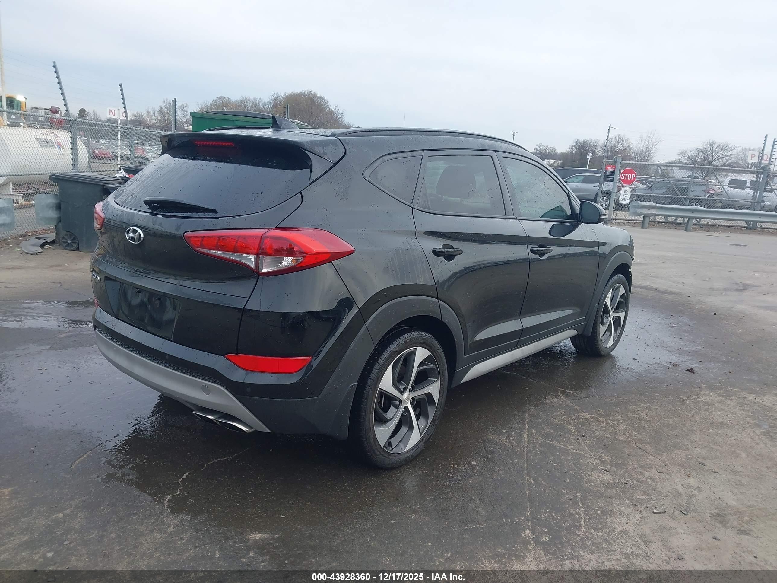 HYUNDAI TUCSON image 4