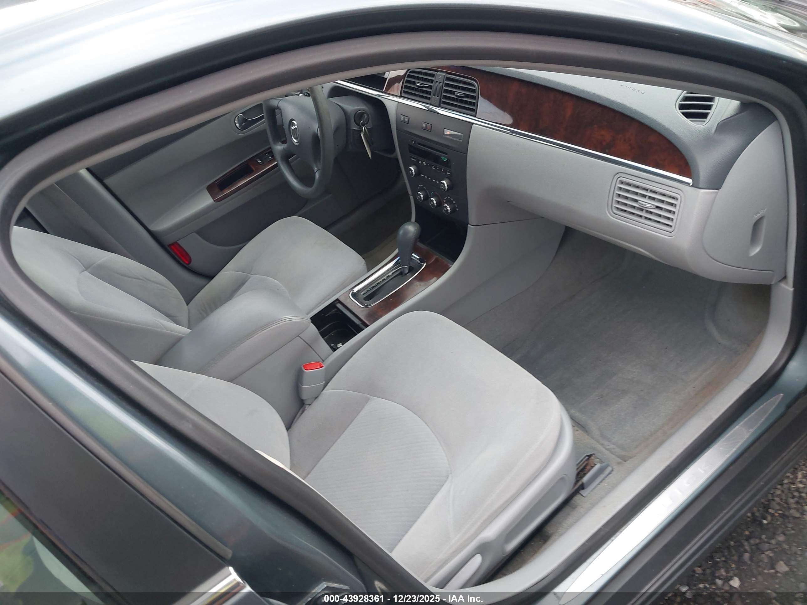 BUICK LACROSSE image 5