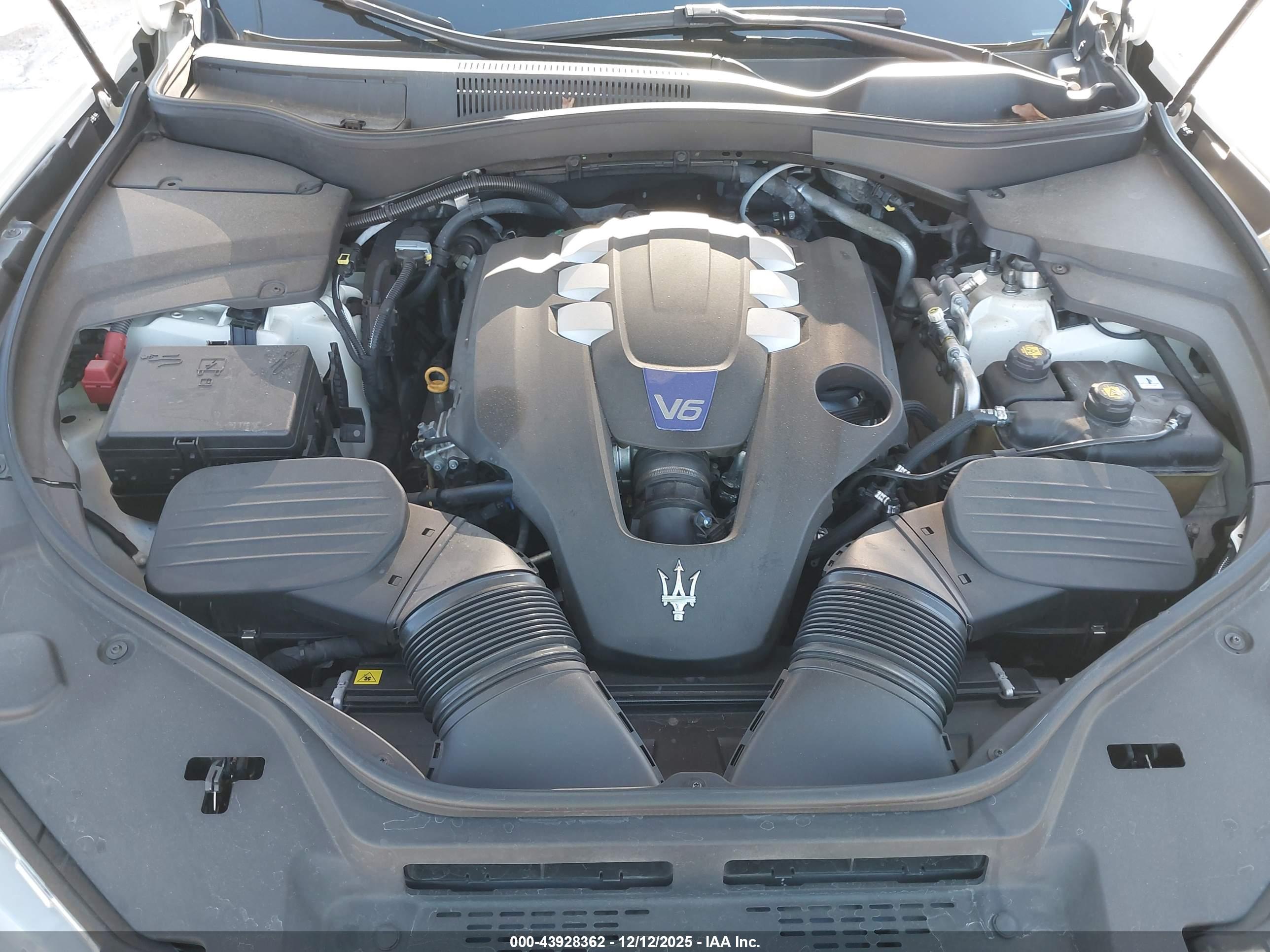 MASERATI LEVANTE image 10