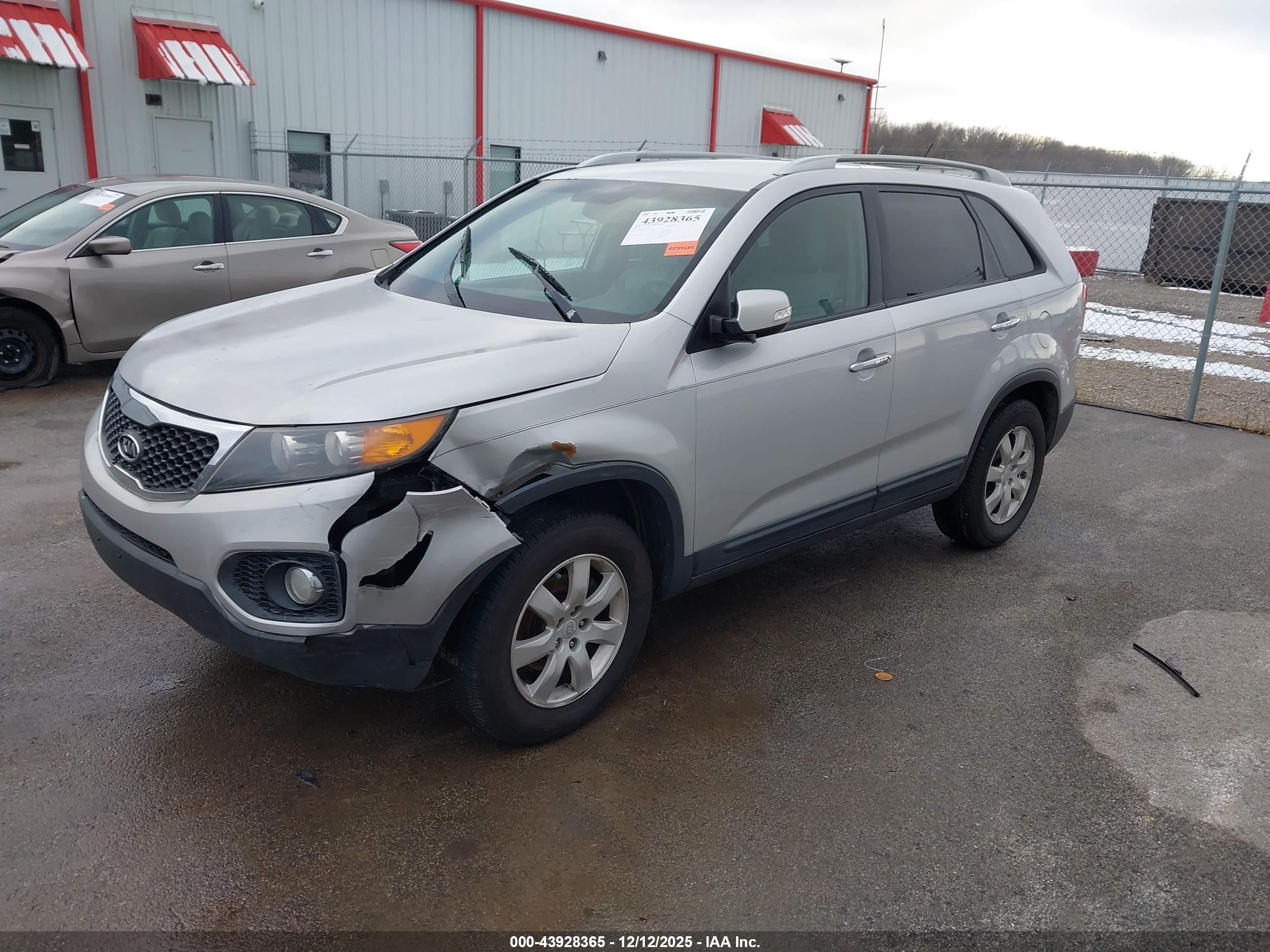 KIA SORENTO image 2