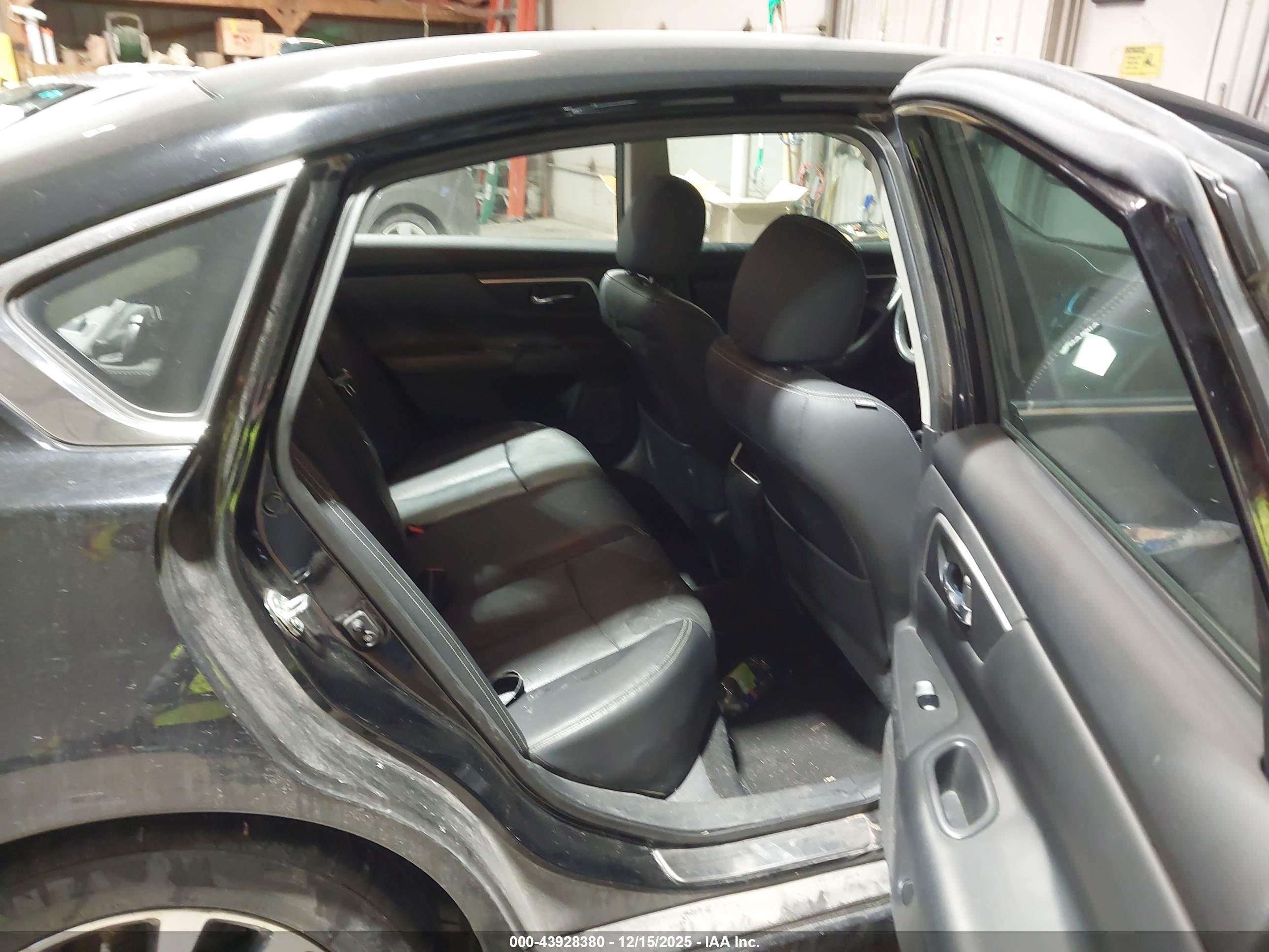 NISSAN ALTIMA image 8