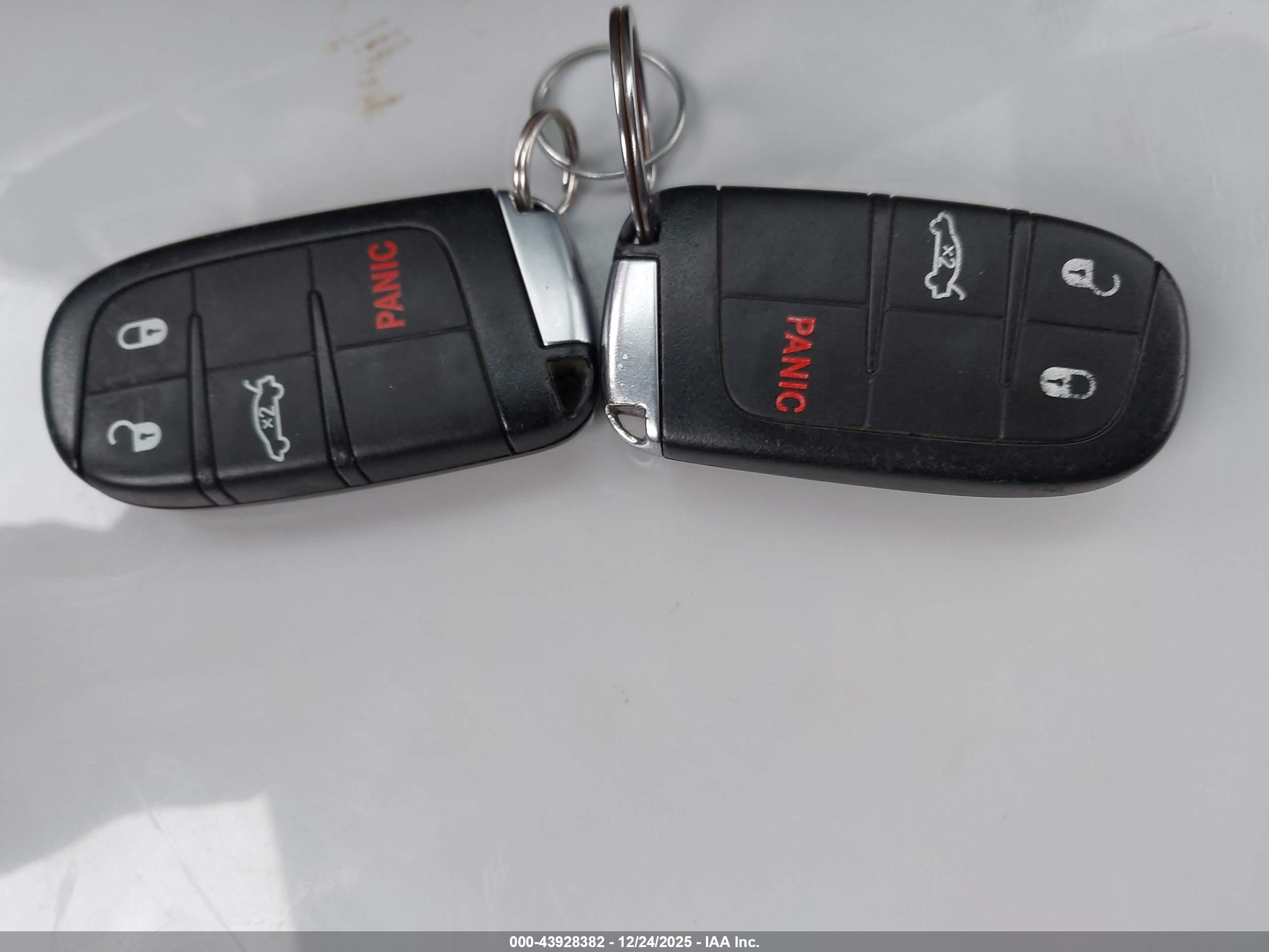 CHRYSLER 300 image 11