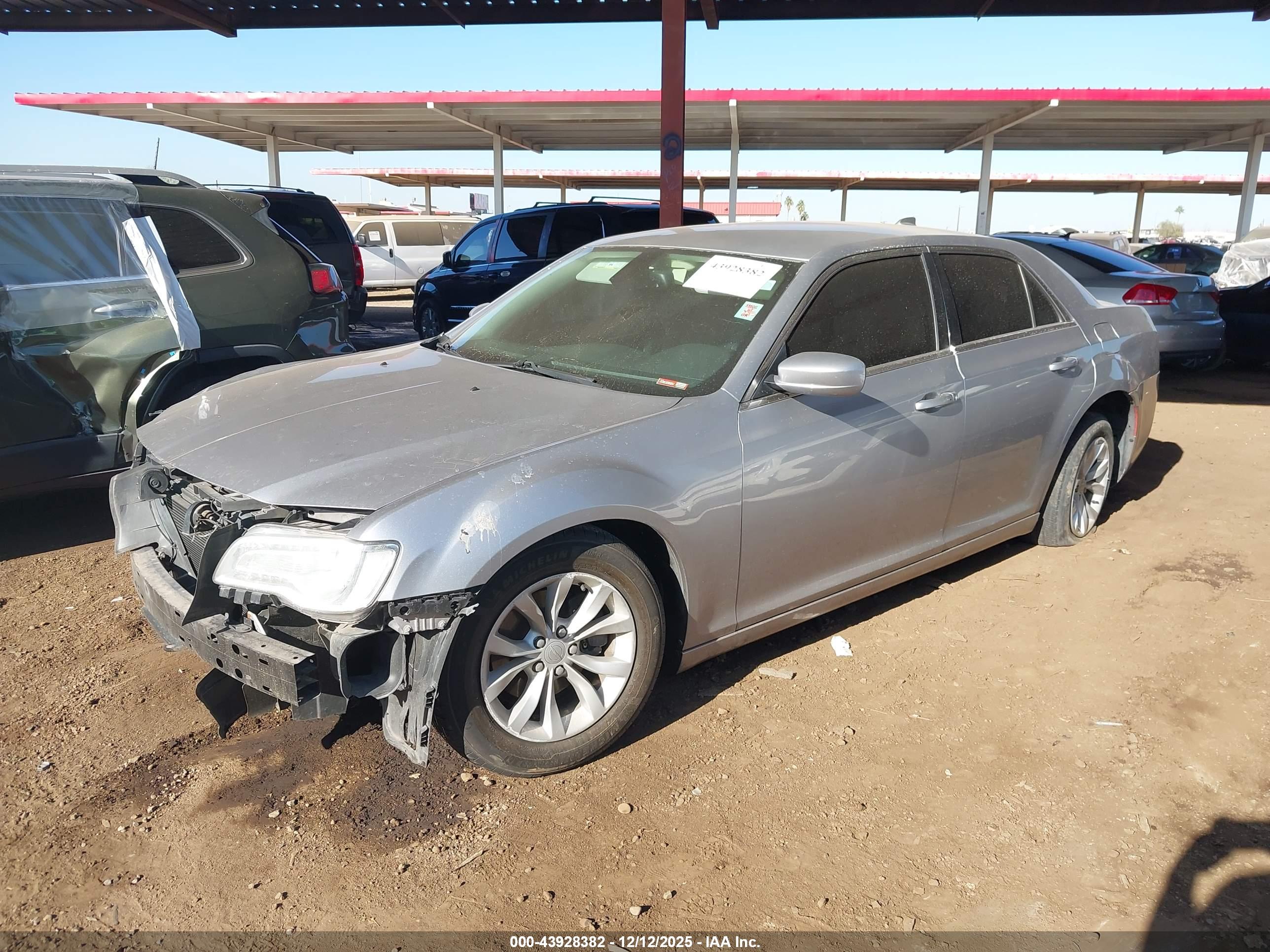 CHRYSLER 300 image 2