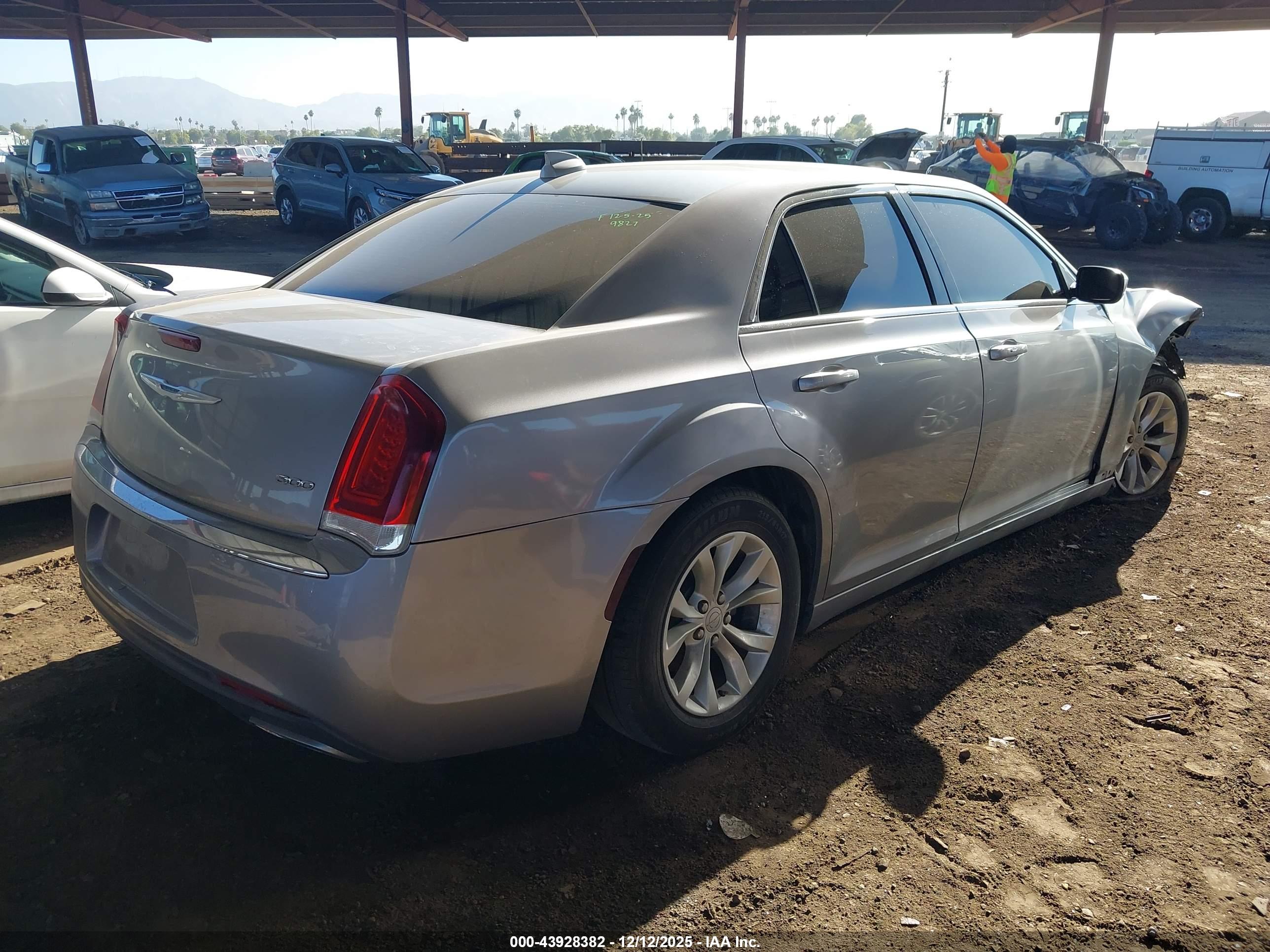 CHRYSLER 300 image 4