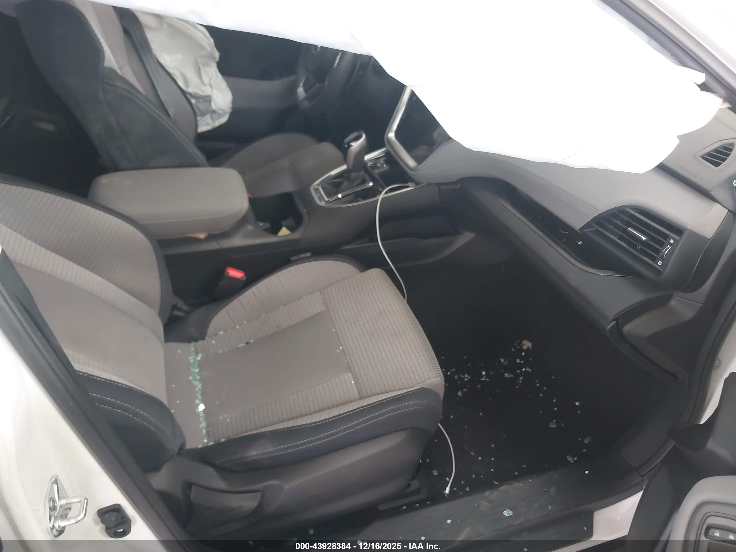 SUBARU OUTBACK image 5