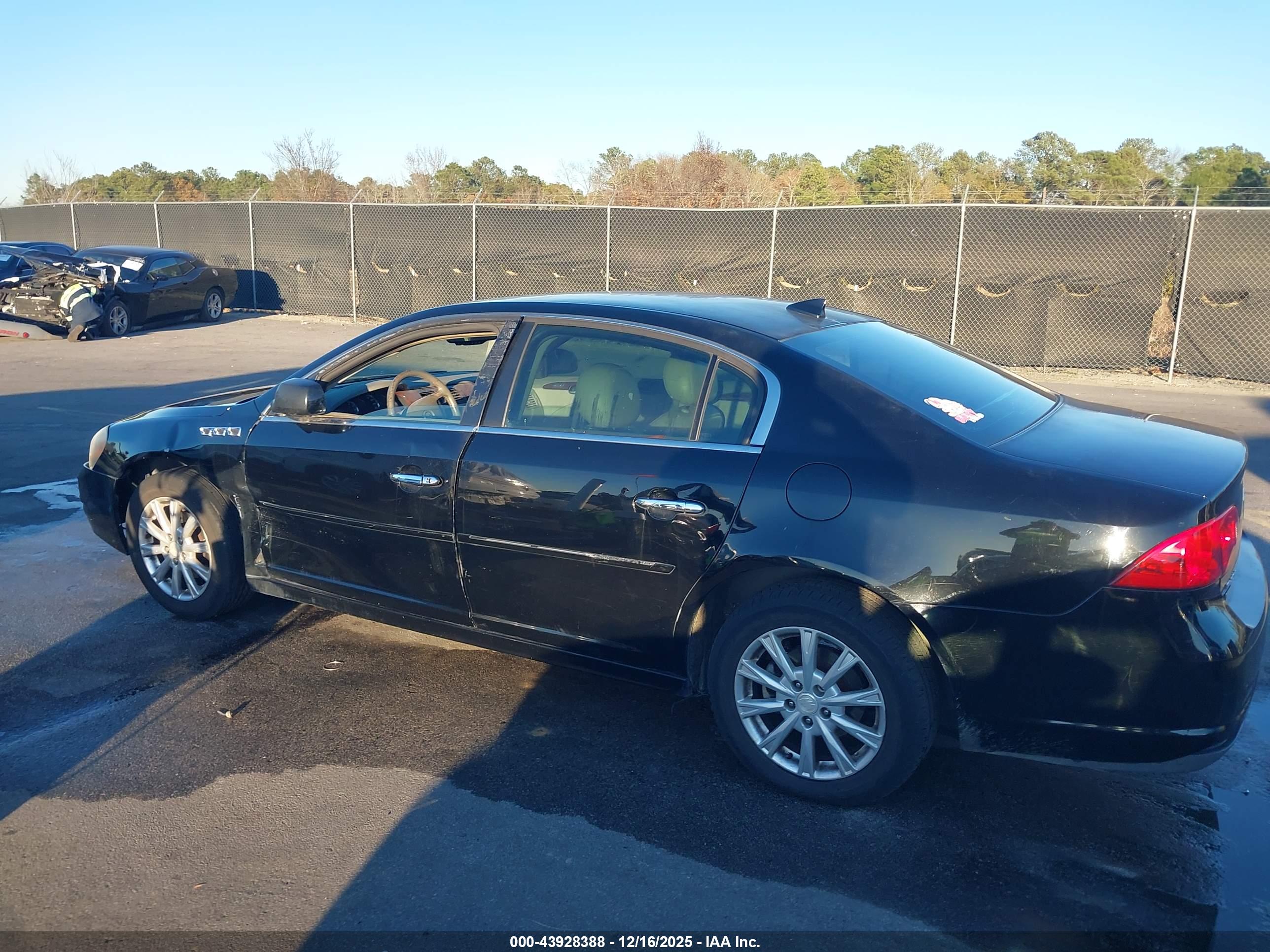 BUICK LUCERNE image 3
