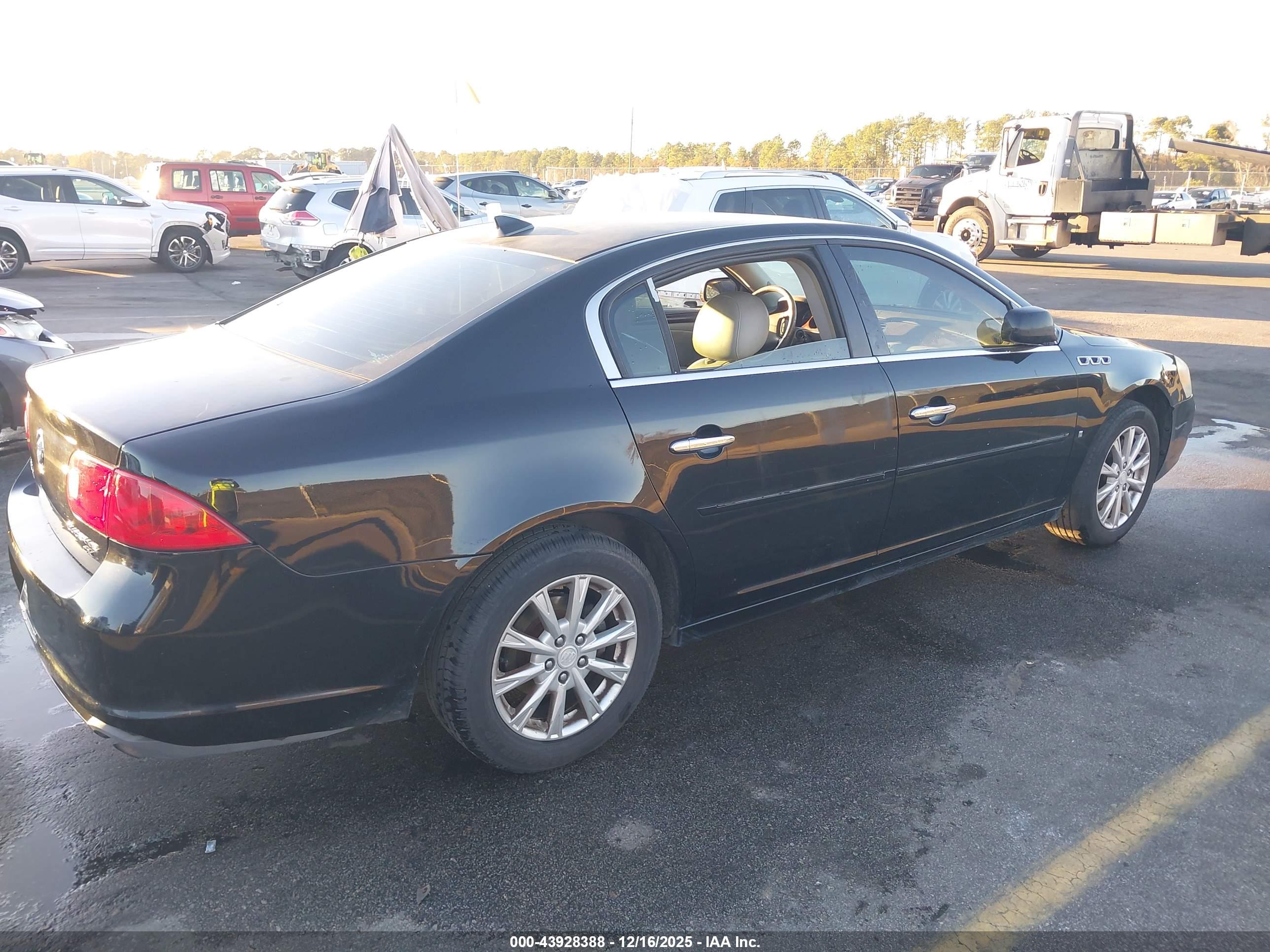 BUICK LUCERNE image 4
